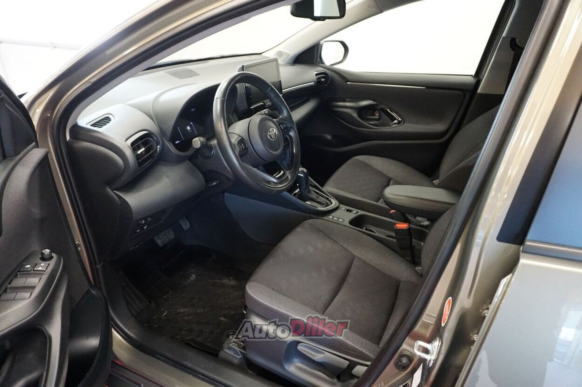 Toyota Yaris Active Plus 1.5 68kW 2024, photo 4/10