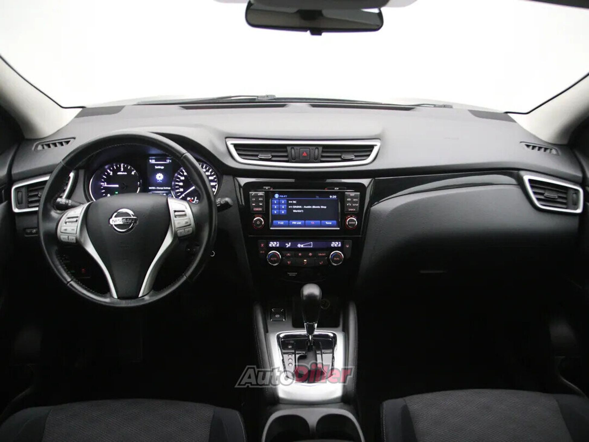 Nissan Qashqai Acenta 1.6 96kW 2015, kuva 2/10
