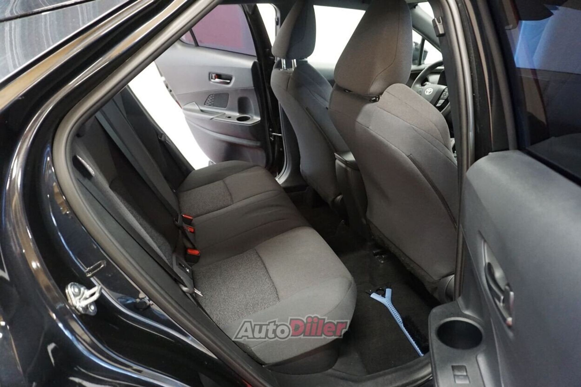 Toyota C-HR Active 1.8 72kW 2024, photo 7/10