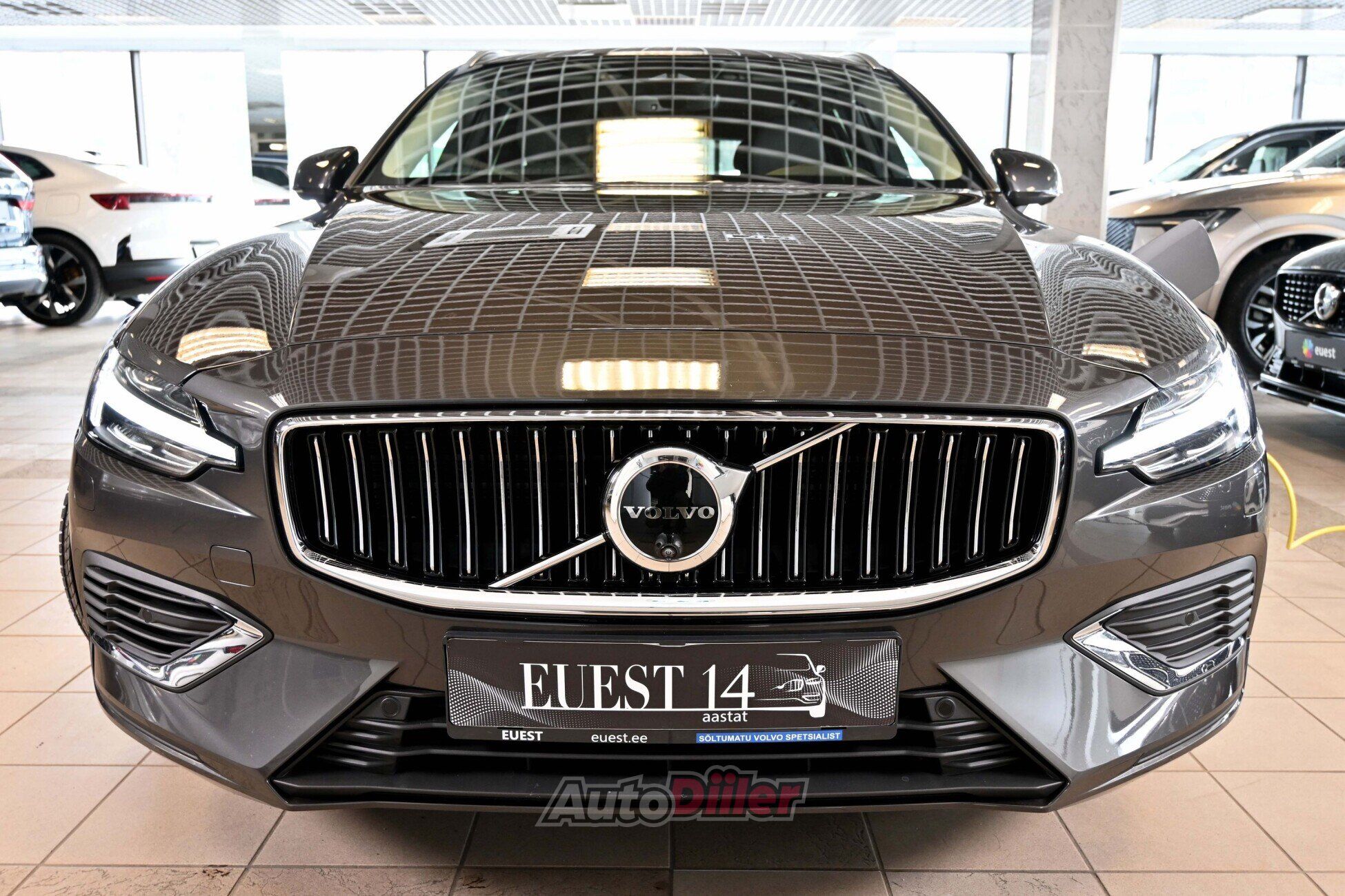 Volvo V60 2025, photo 5/10