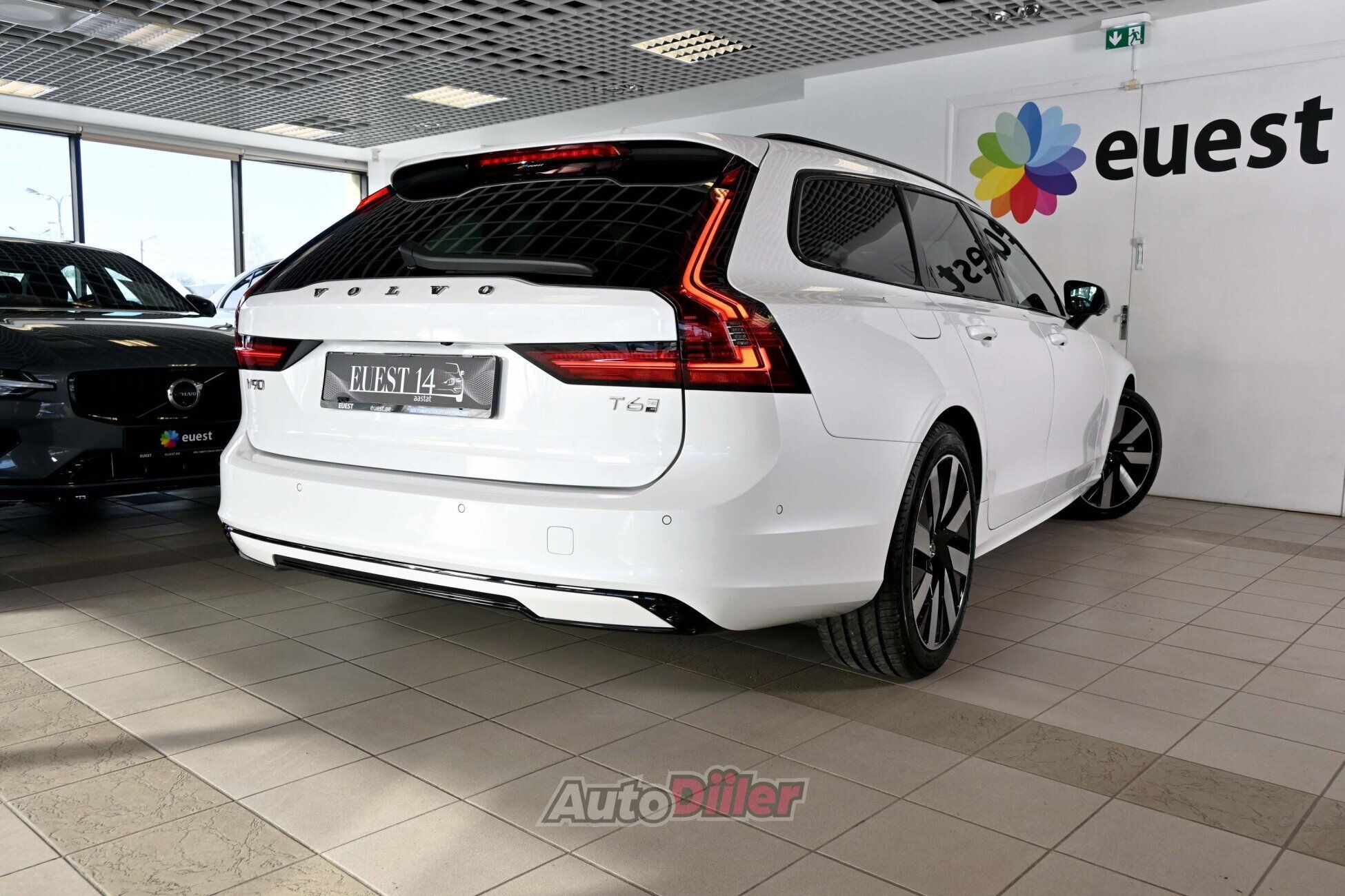 Volvo V90 2025, kuva 2/10