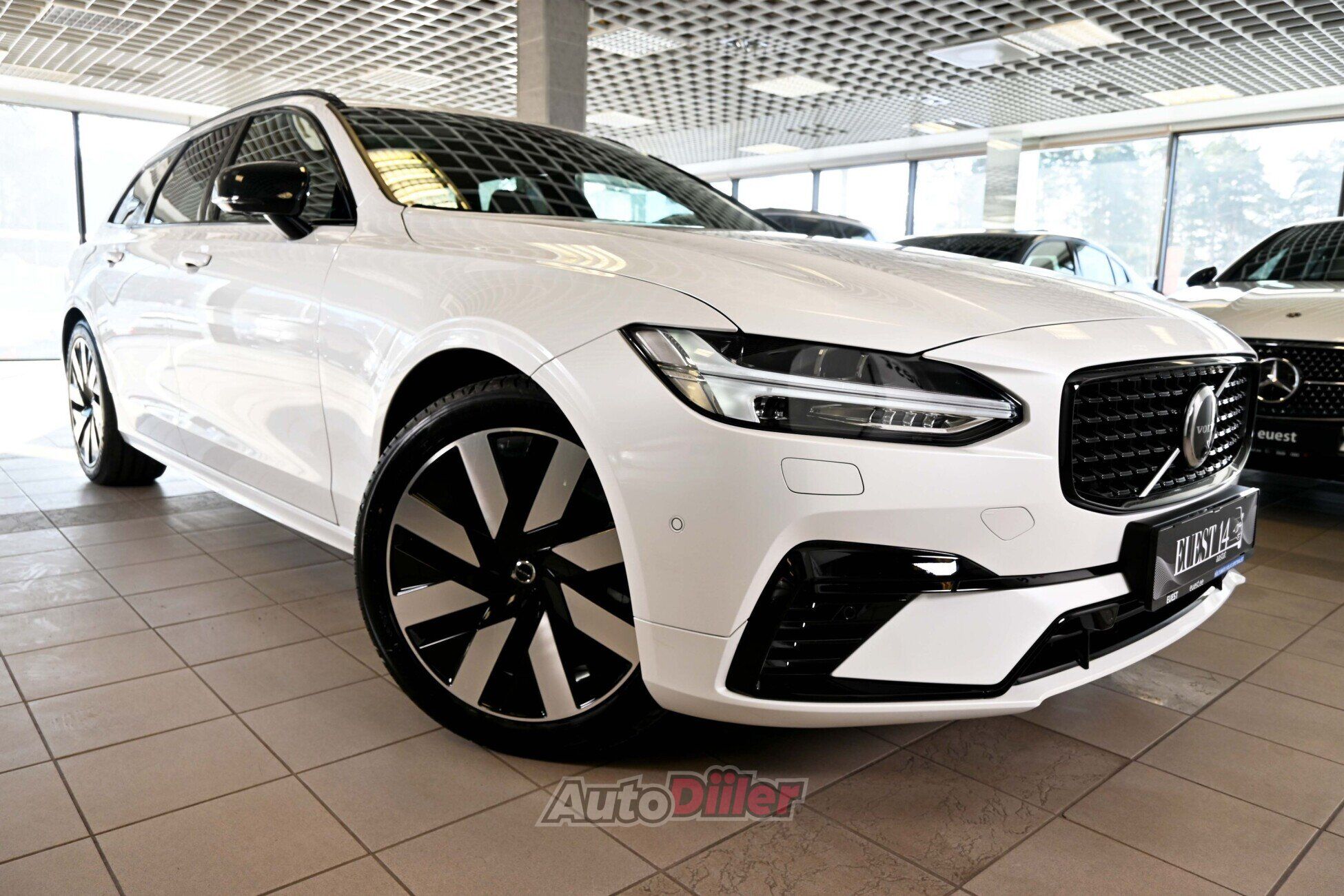 Volvo V90