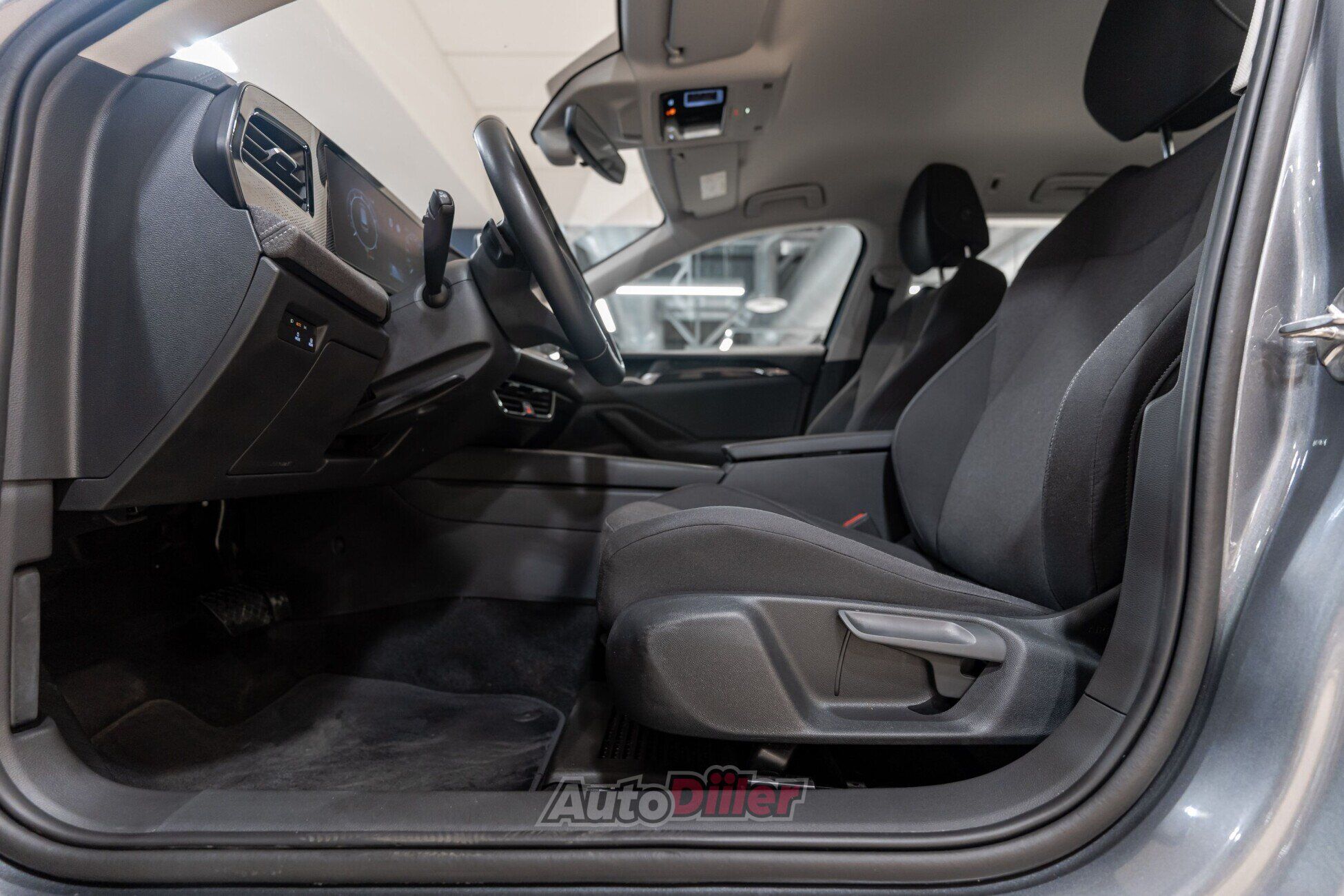 Volkswagen Passat City 2024, photo 5/10