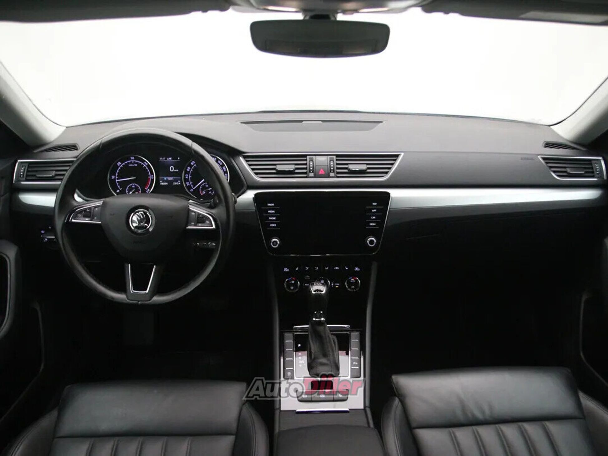 Skoda Superb Style 1.6 88kW 2019, kuva 2/10