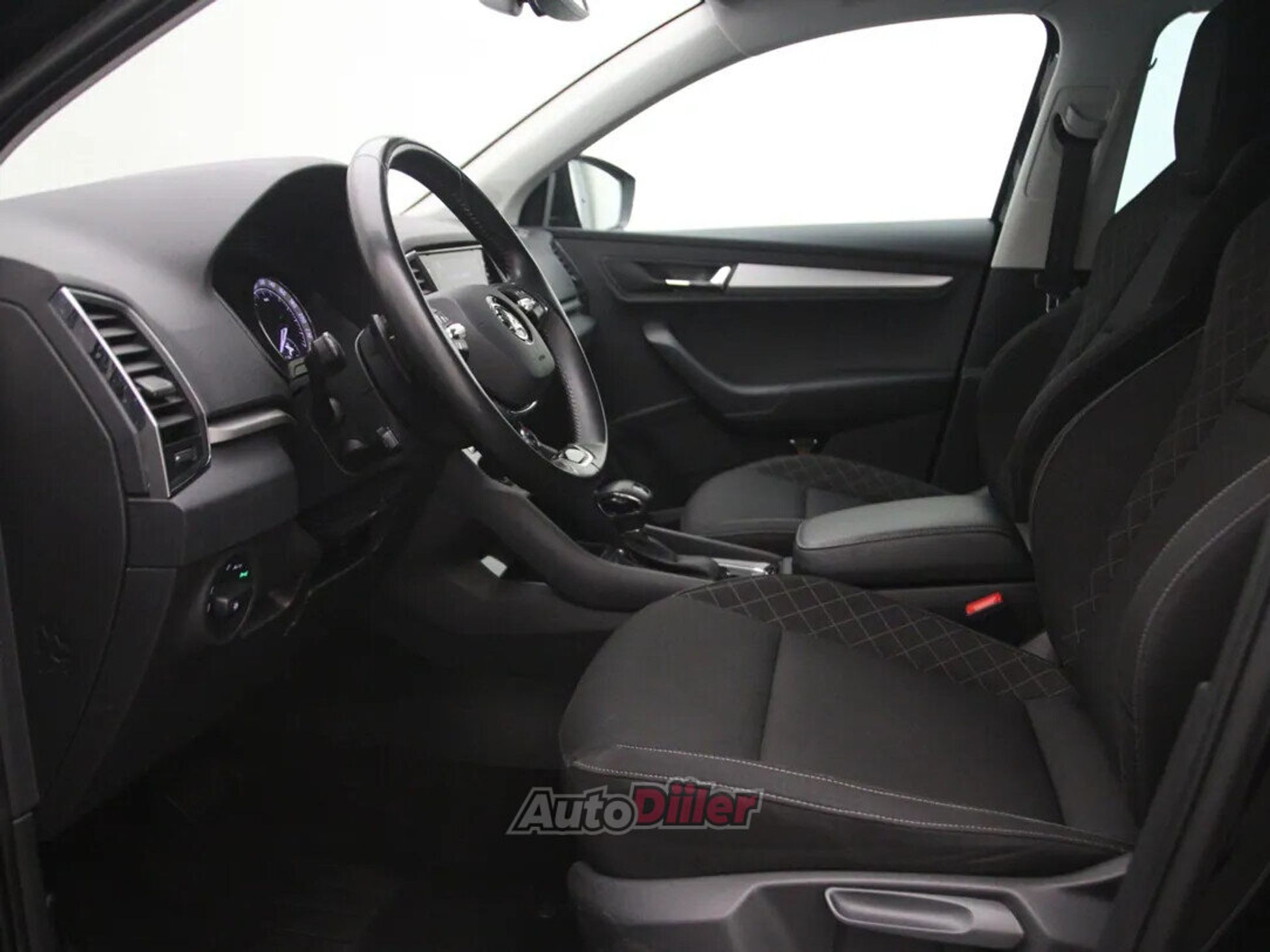 Skoda Karoq Business Edition 1.5 110kW 2020, kuva 4/10