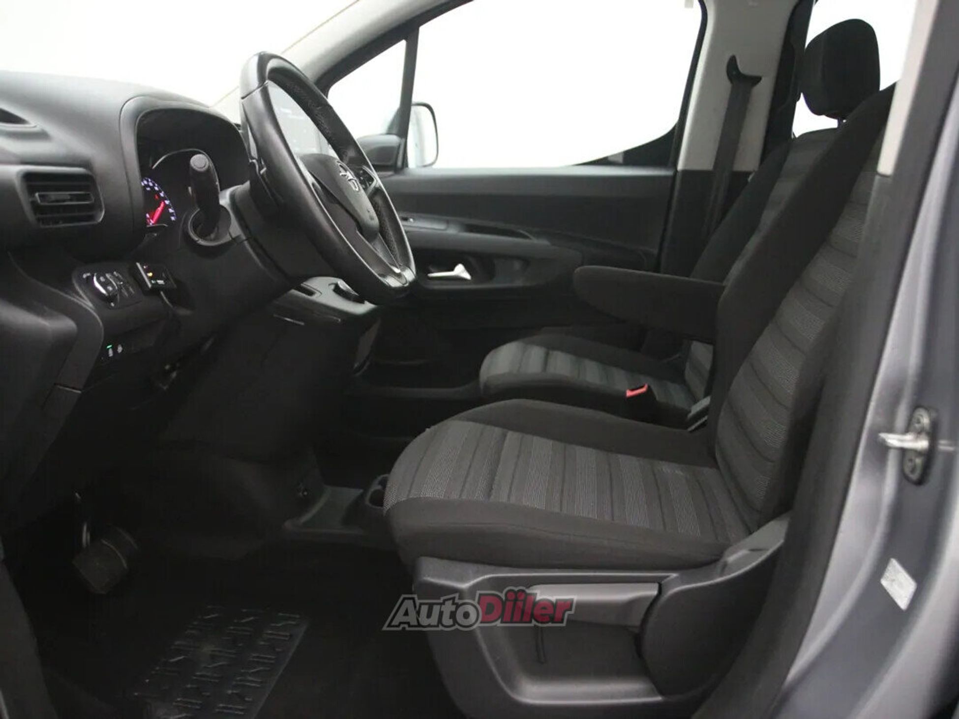 Opel Combo Edition 1.5 96kW 2019, photo 4/10