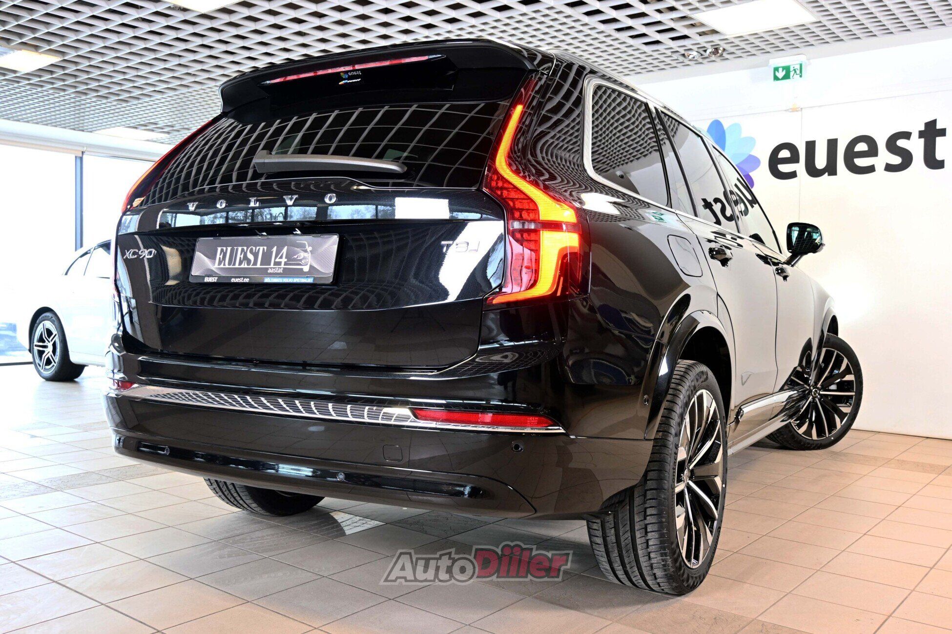 Volvo XC90 2025, photo 2/10