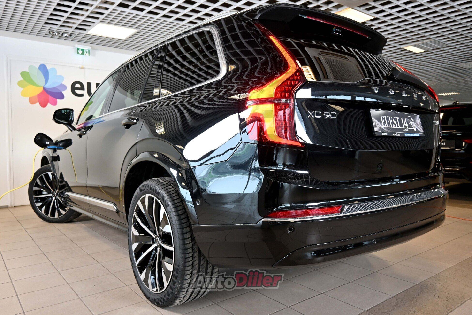 Volvo XC90 2025, photo 3/10