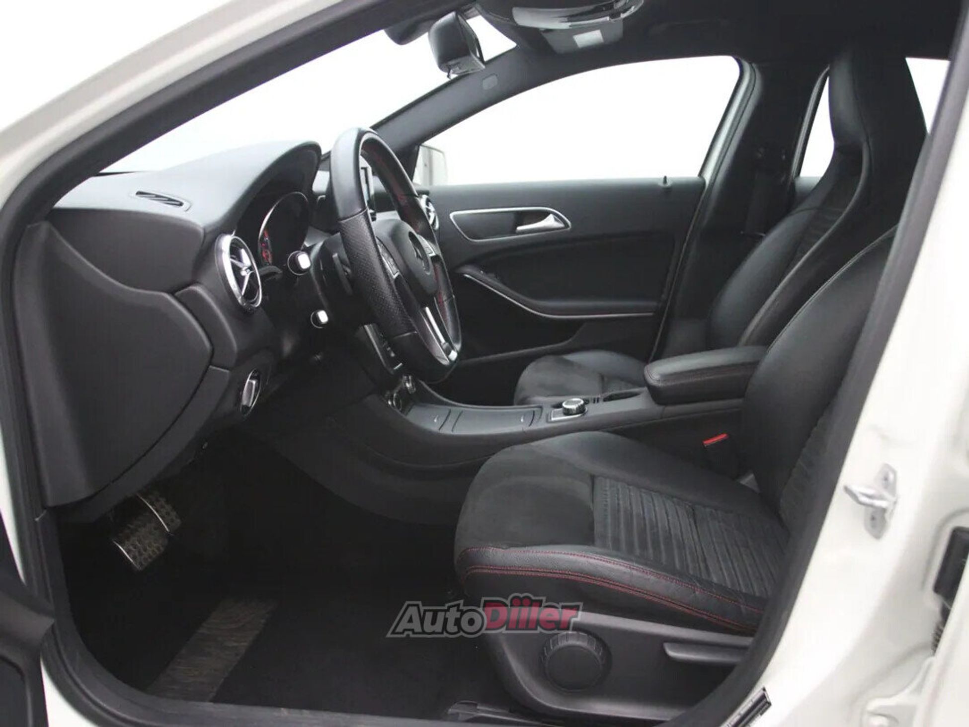 Mercedes-Benz GLA 220 AMG AMG 2.1 125kW 2015, kuva 4/10
