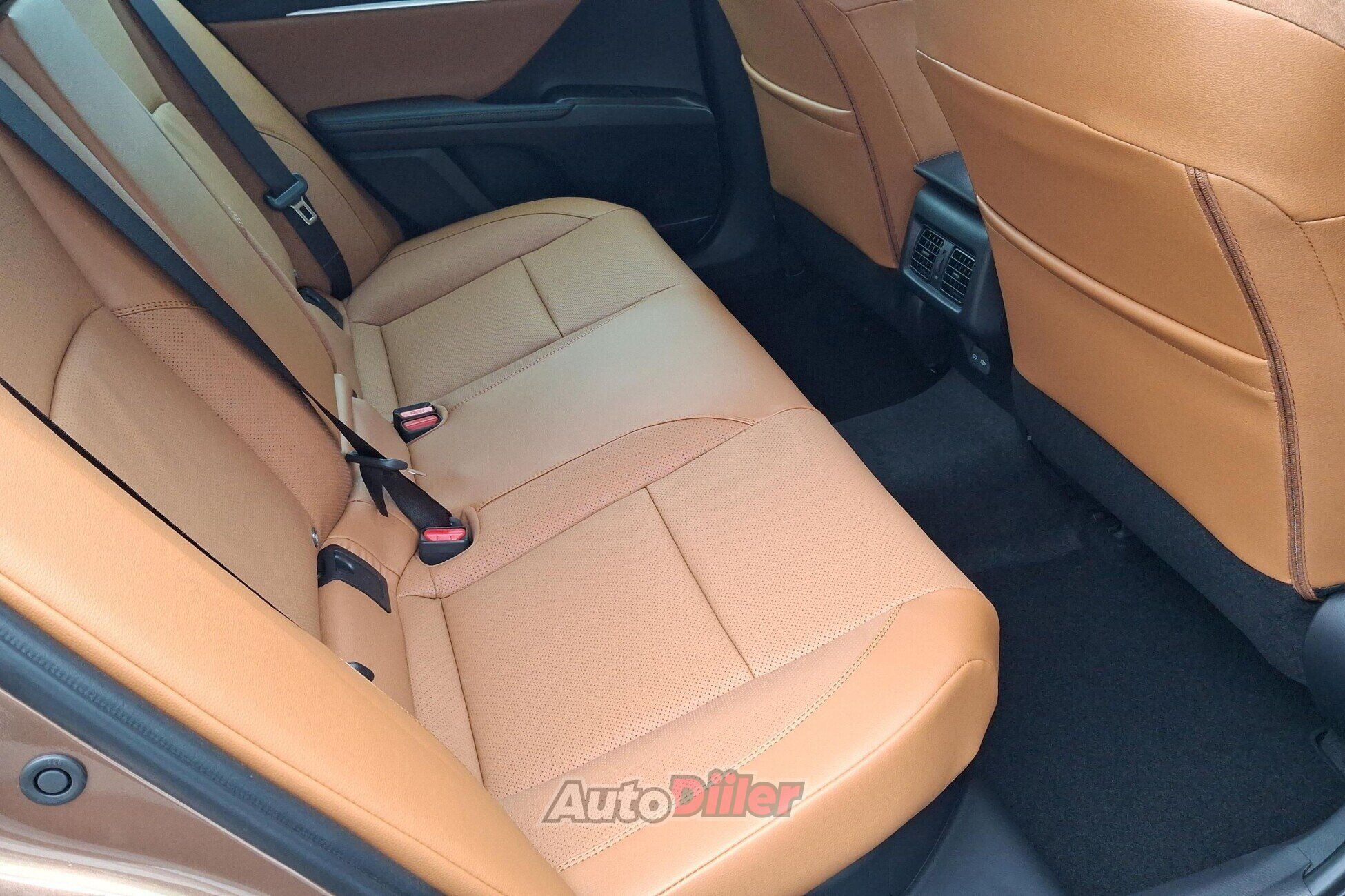 Toyota Camry Executive 2.5 137kW 2026, photo 7/10
