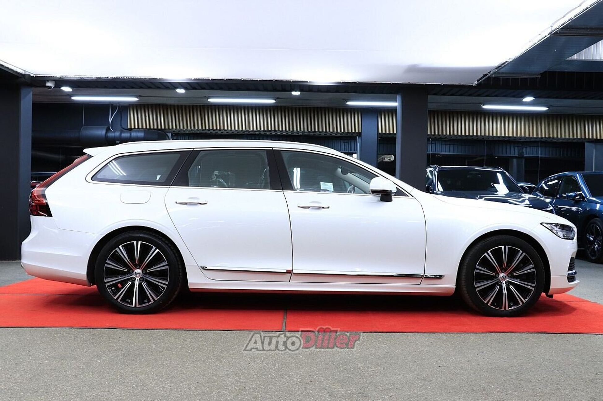 Volvo V90 AWD Inscription 2.0 186kW 2021, photo 5/10