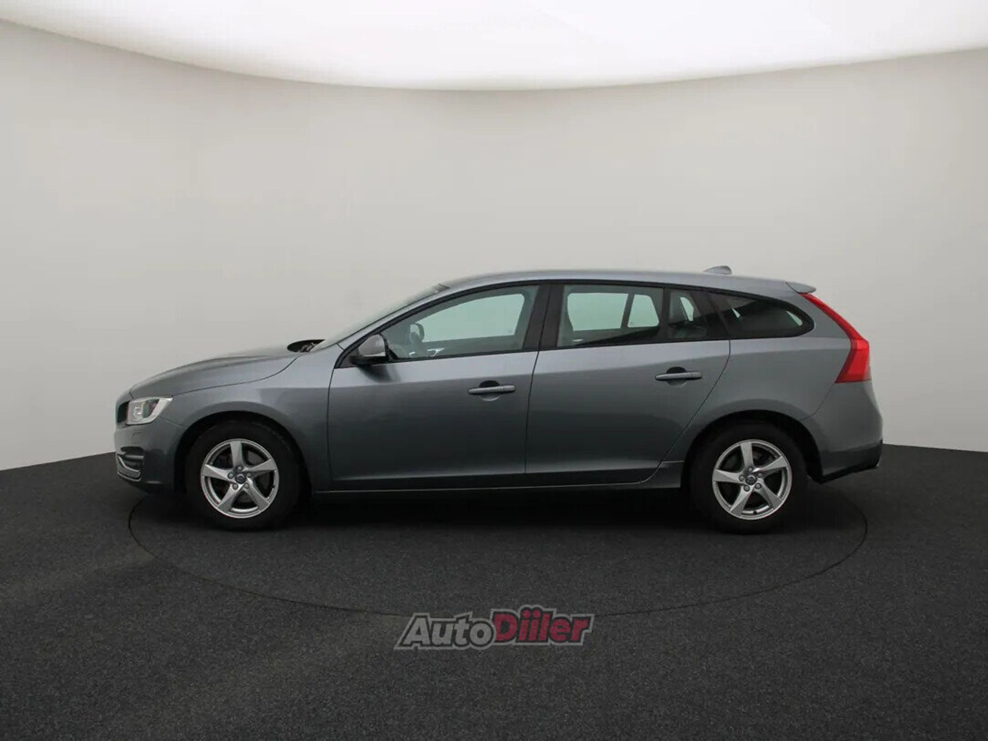 Volvo V60 Polar+ Dynamic 2.0 88kW 2018, photo 6/10