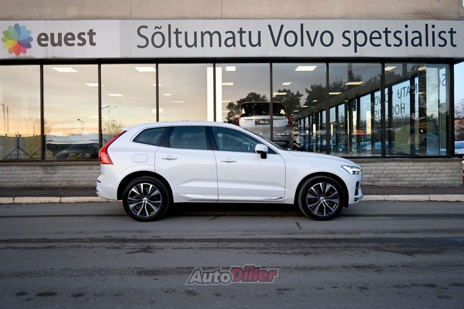 Volvo XC60 2021, photo 7/10