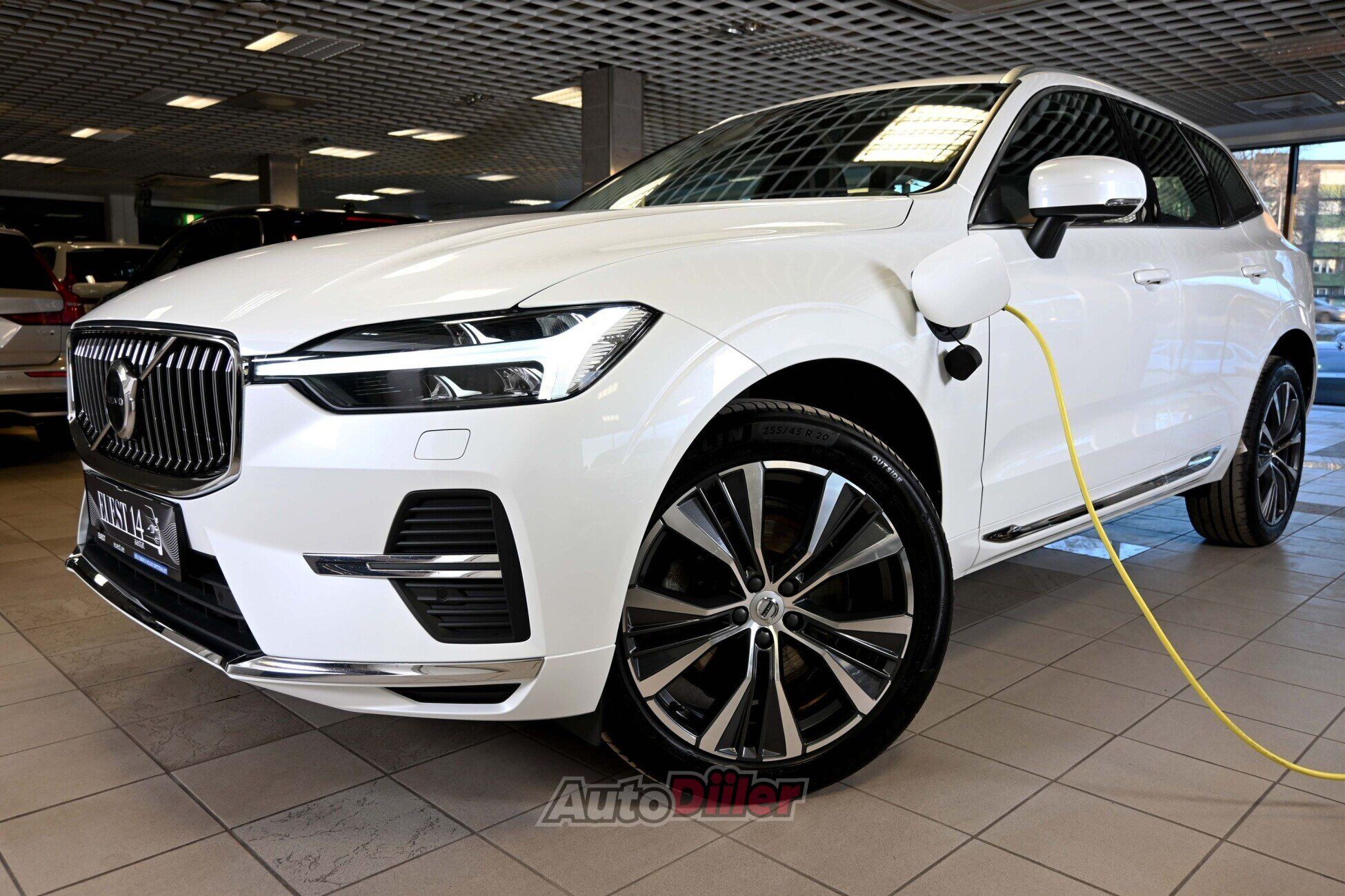 Volvo XC60 2021, photo 4/10