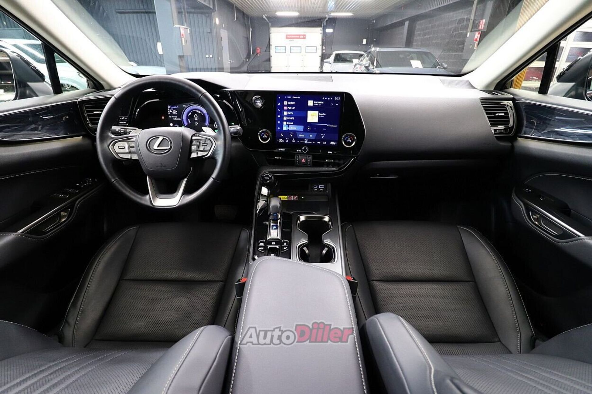 Lexus NX 450h+ 2022, photo 6/10