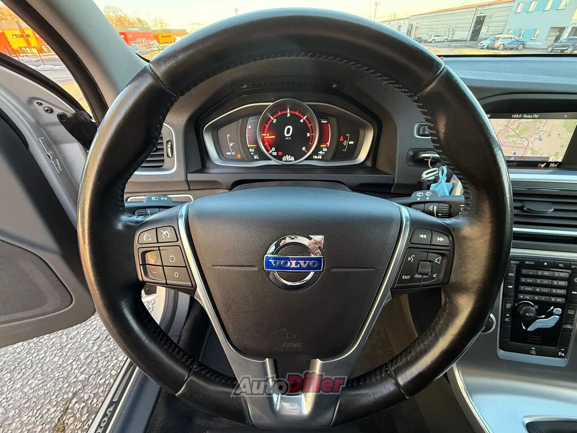 Volvo V60 Momentum Facelift 2.0 110kW 2016, kuva 6/10