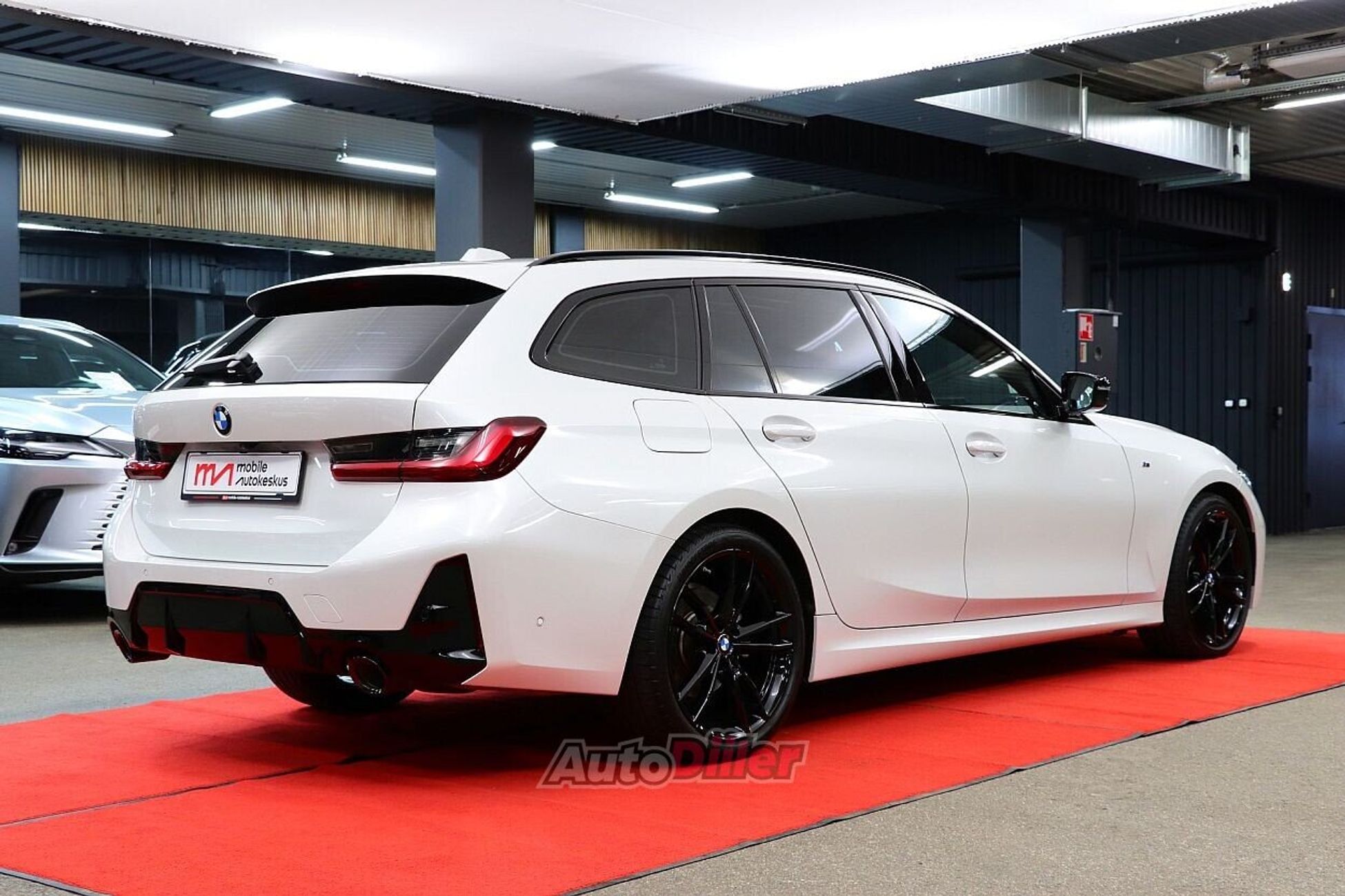 BMW 320 2024, photo 4/10