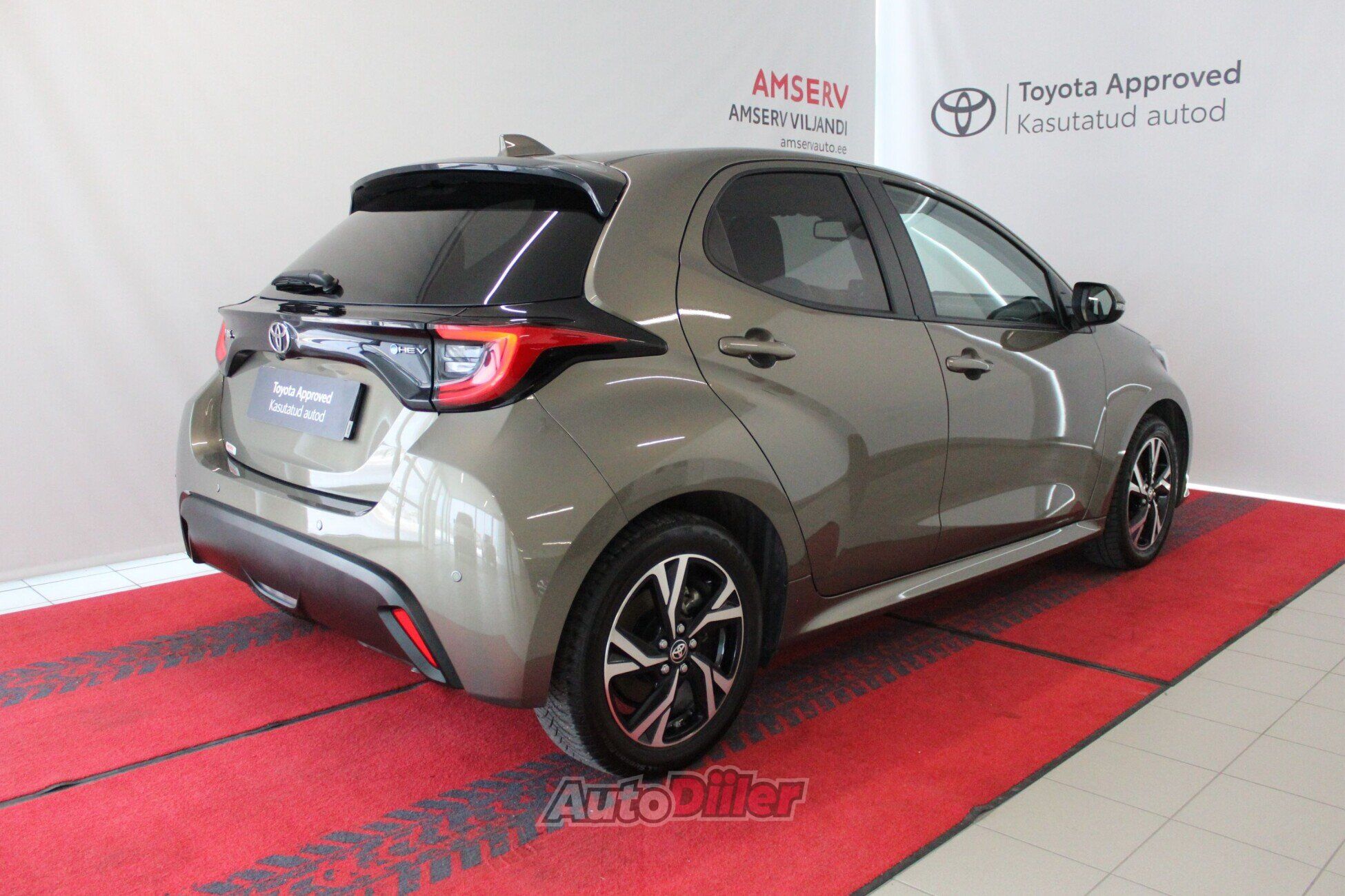 Toyota Yaris Active Plus Hybrid 1.5 68kW 2024, photo 2/10