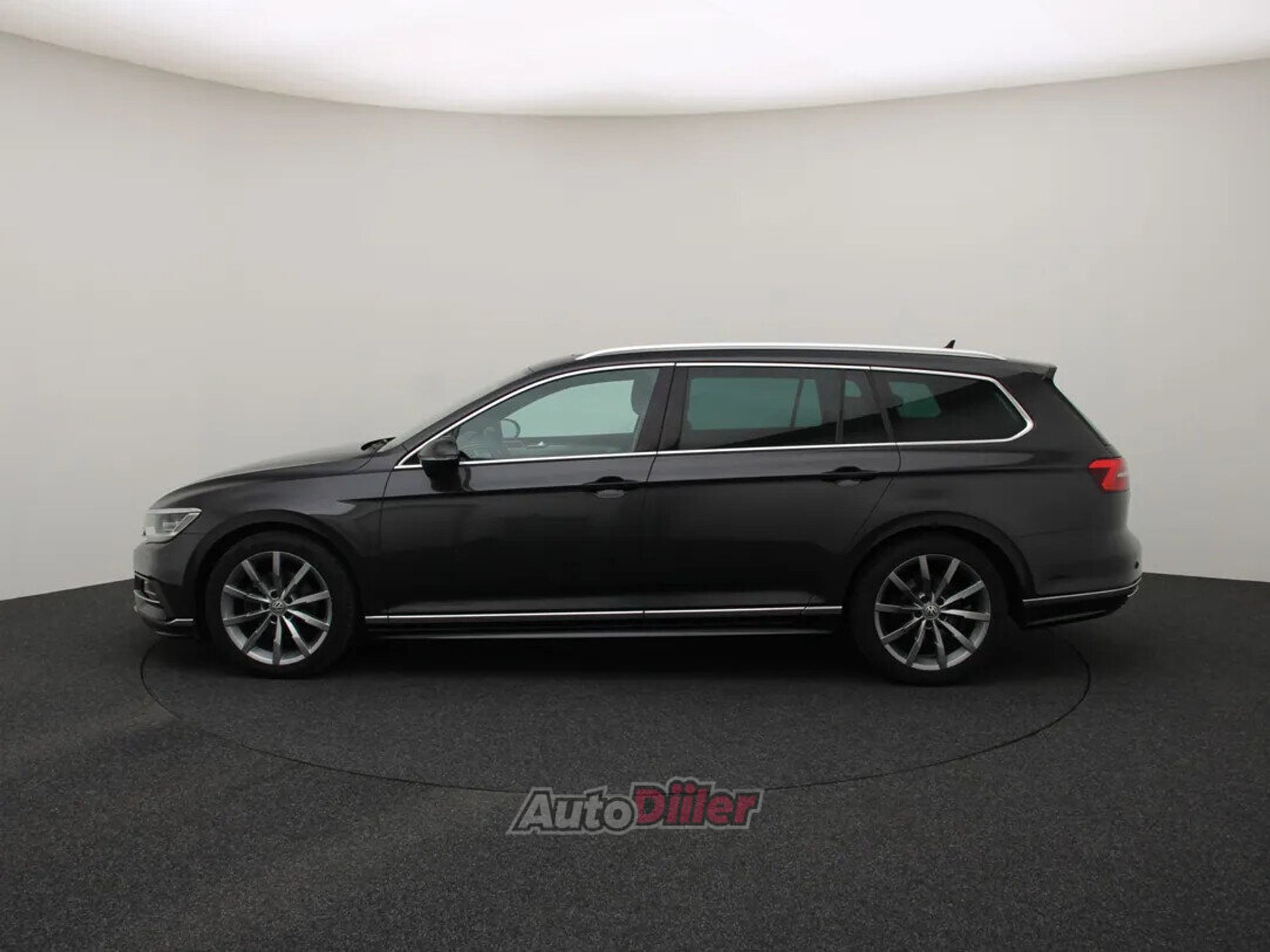 Volkswagen Passat 2019, photo 6/10