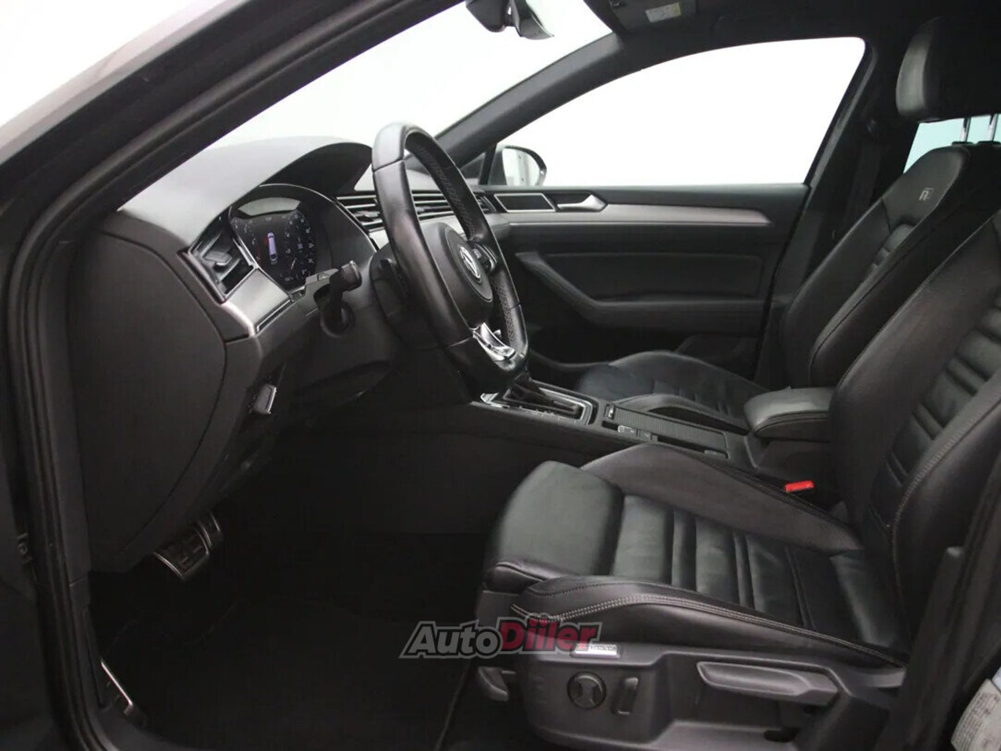Volkswagen Passat 2019, photo 4/10