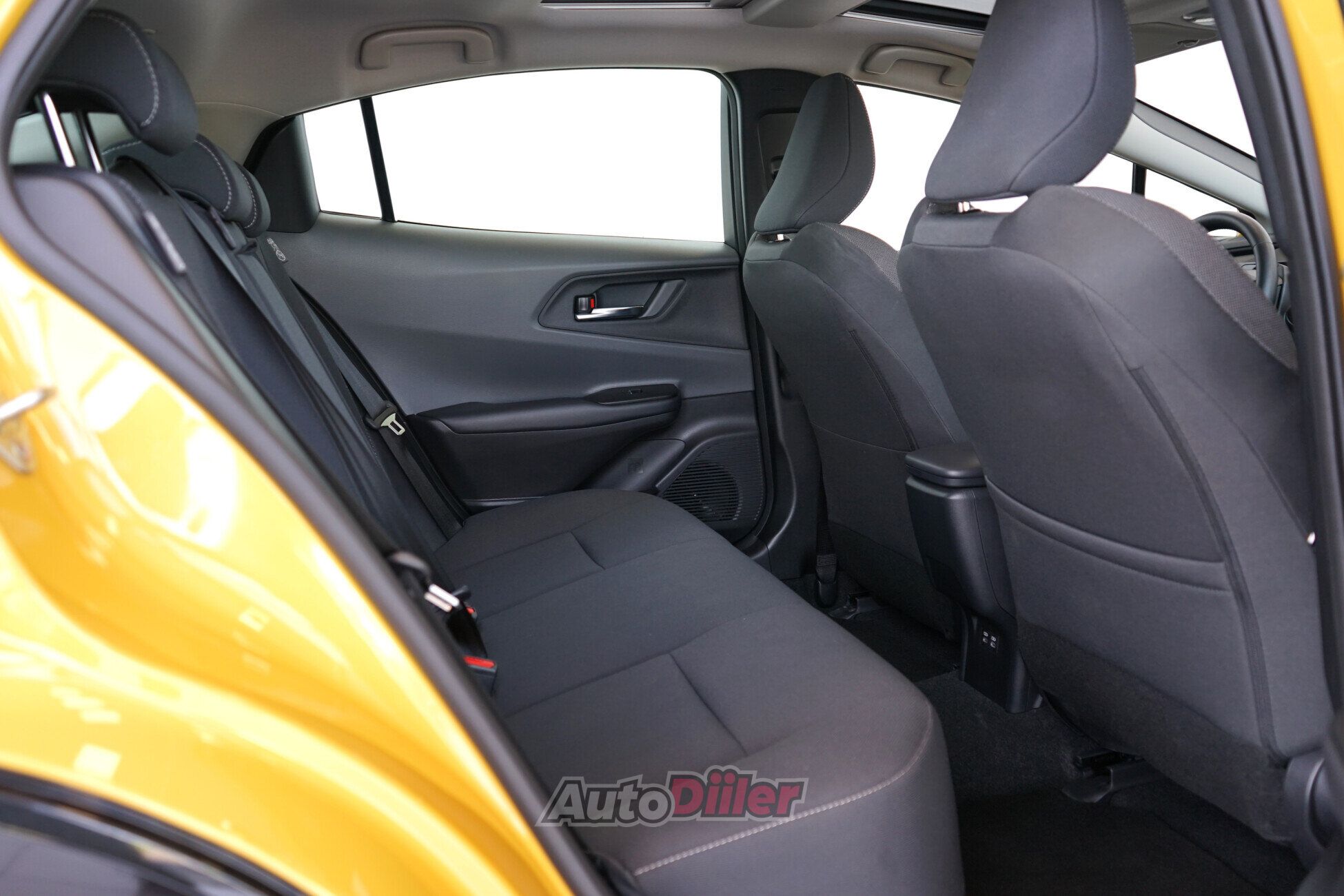Toyota Prius 2023, photo 6/10