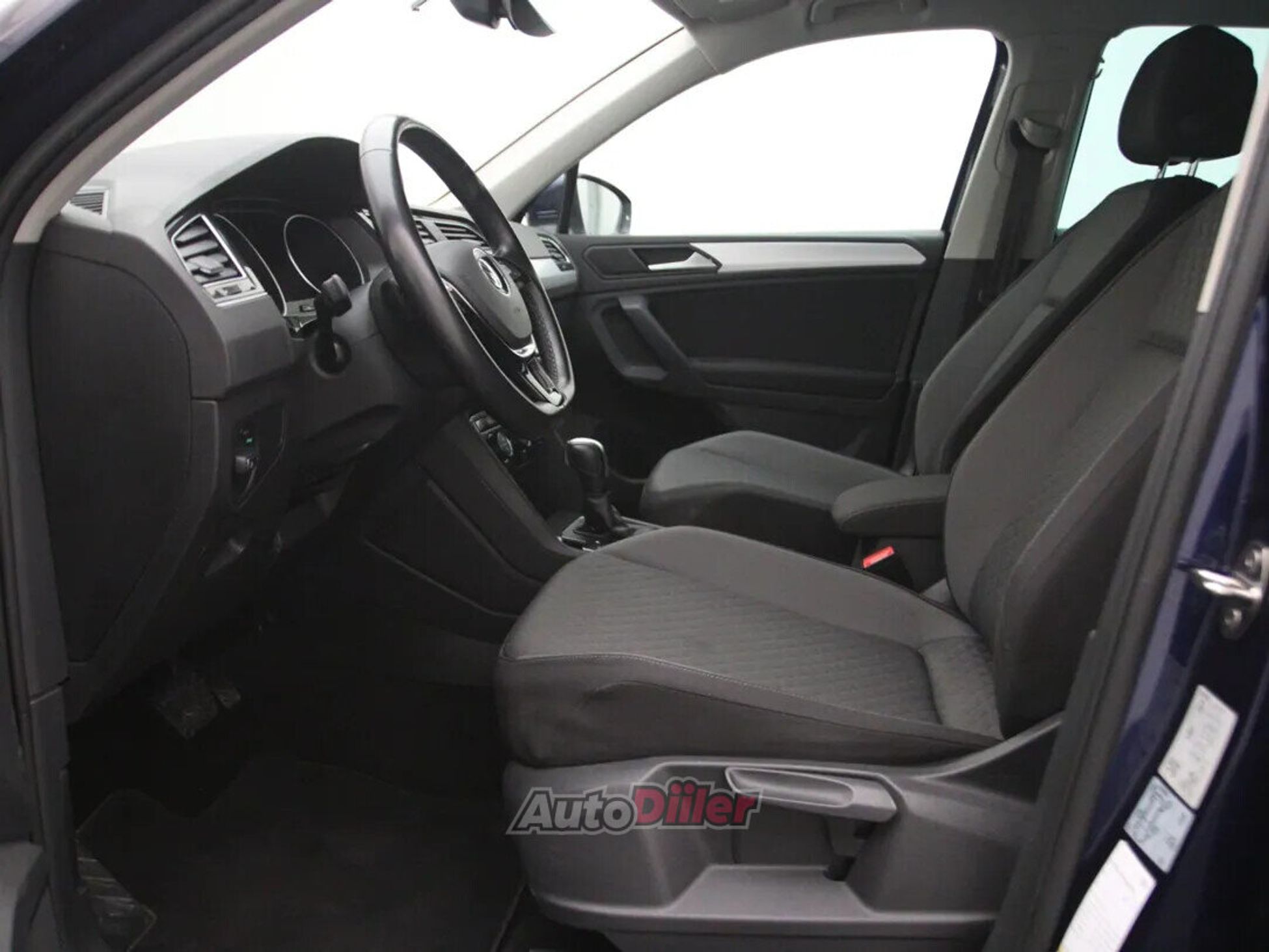 Volkswagen Tiguan Business 2.0 110kW 2020, kuva 4/10
