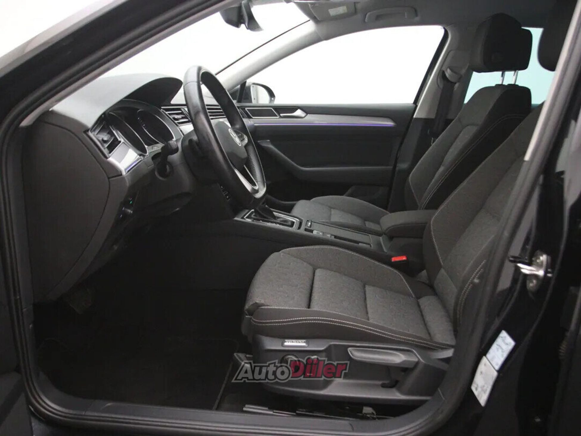 Volkswagen Passat 2023, photo 4/10