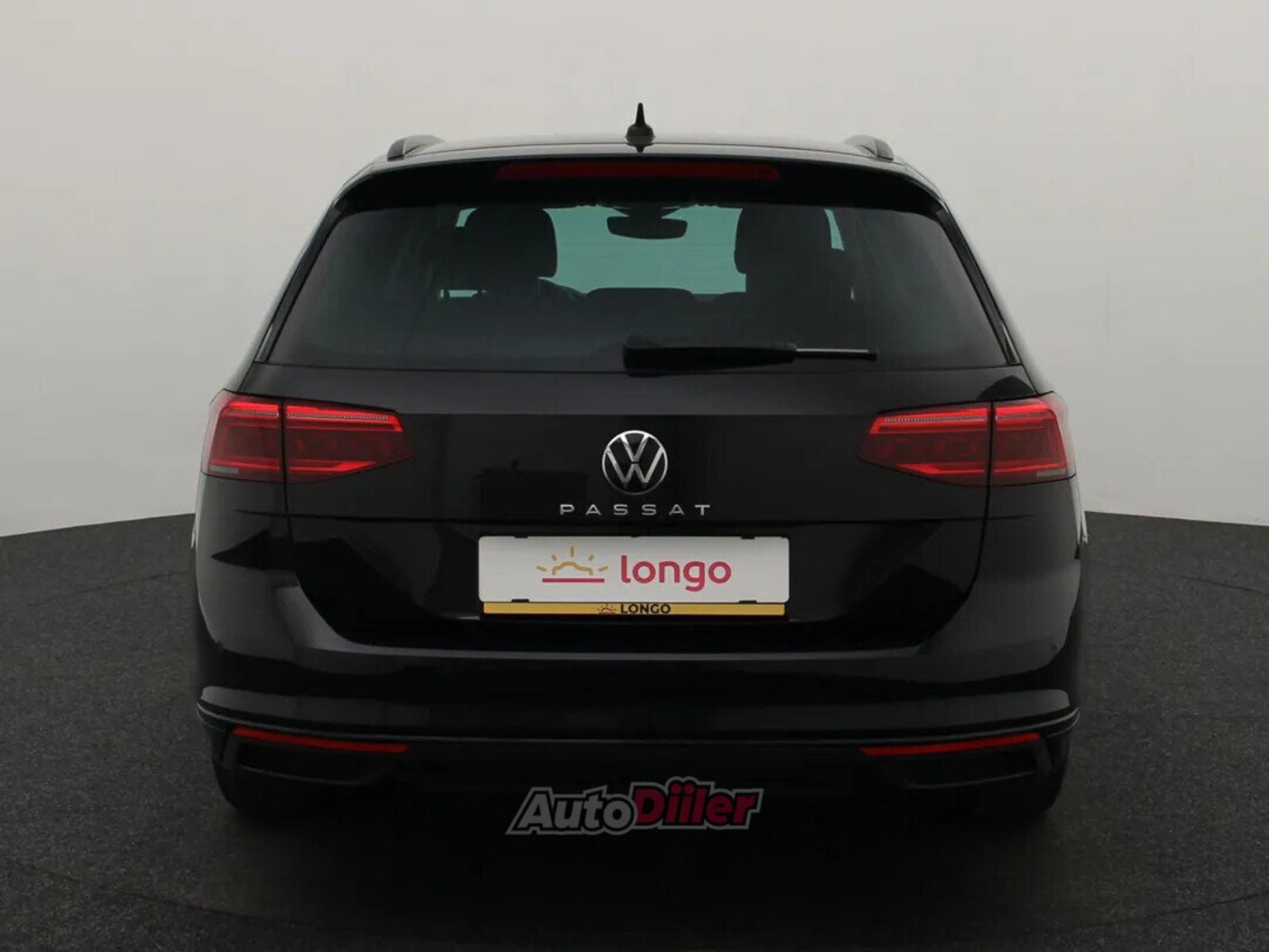 Volkswagen Passat 2023, photo 5/10