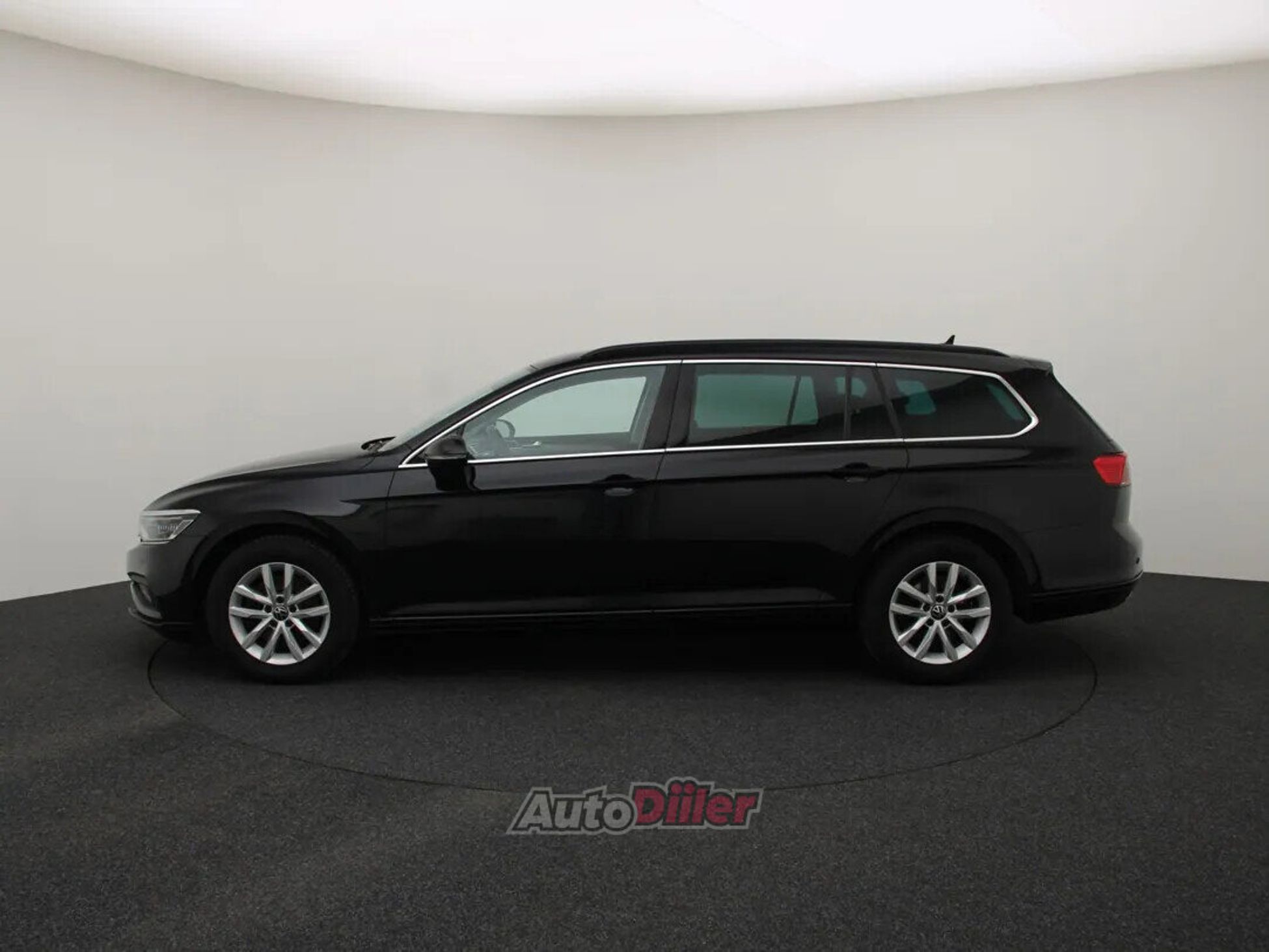 Volkswagen Passat 2023, photo 6/10