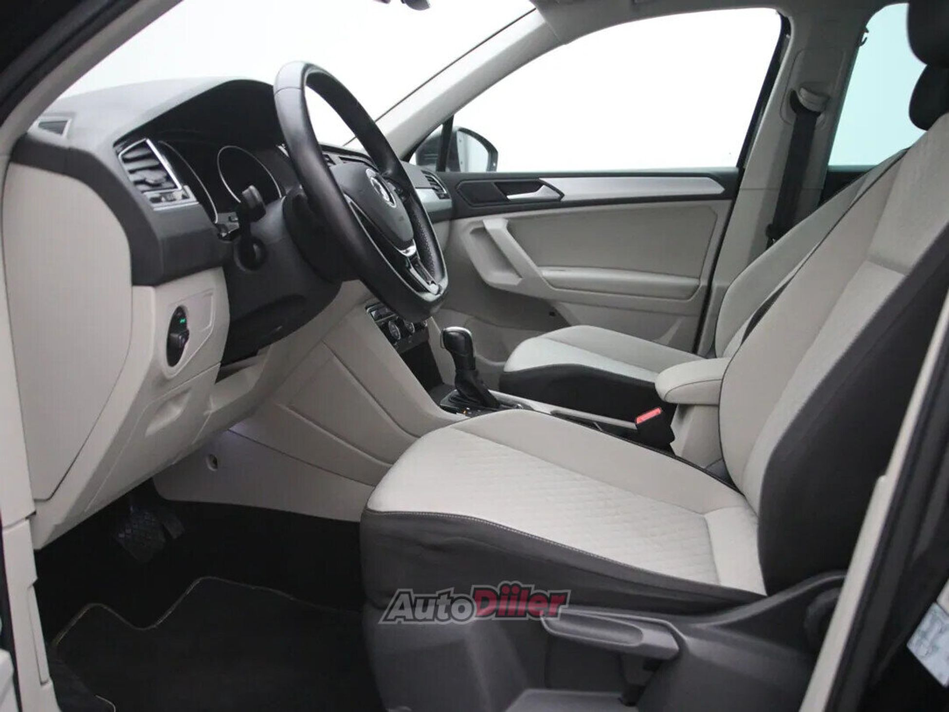 Volkswagen Tiguan 2020, photo 4/10