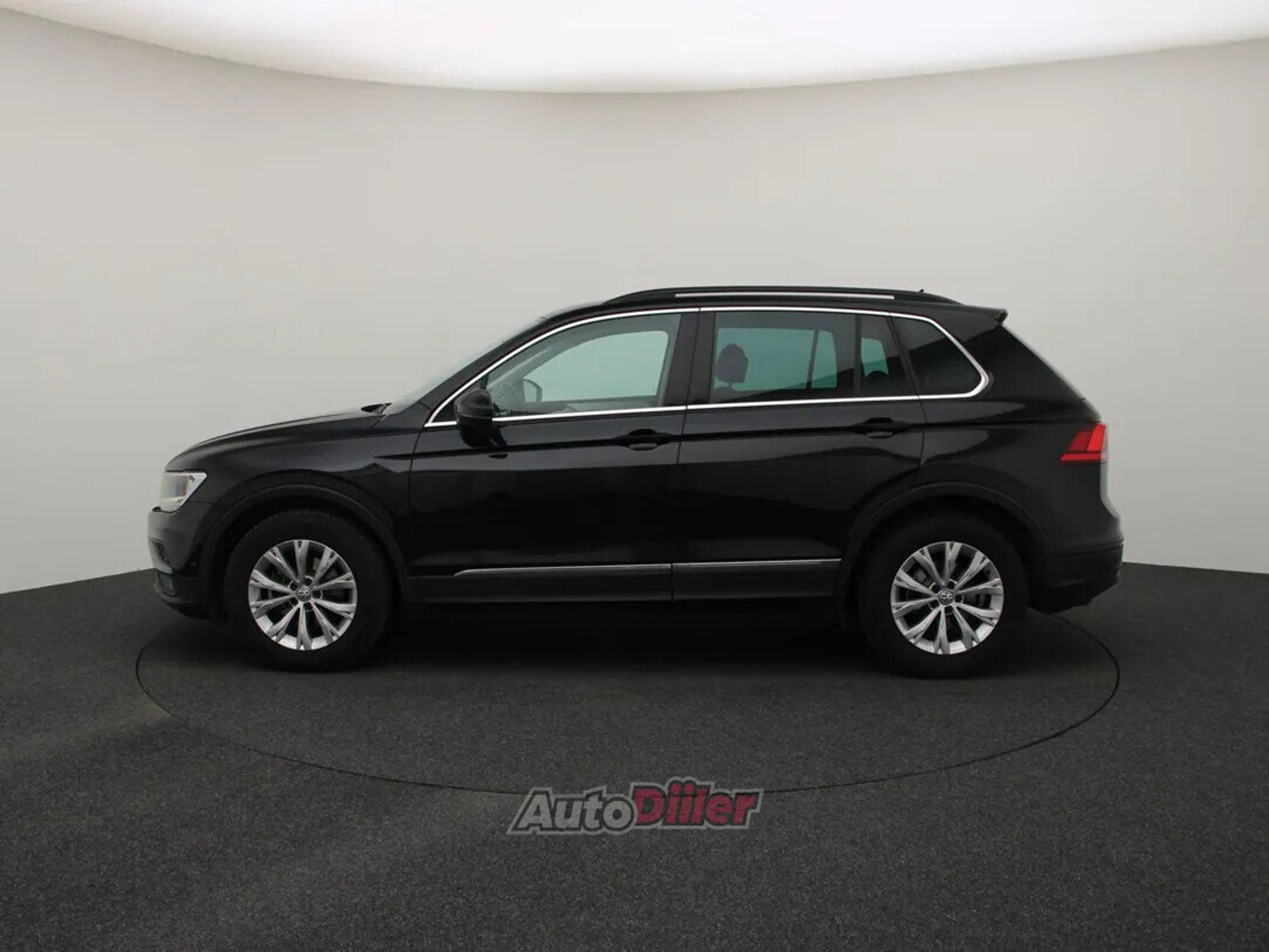 Volkswagen Tiguan 2020, photo 6/10