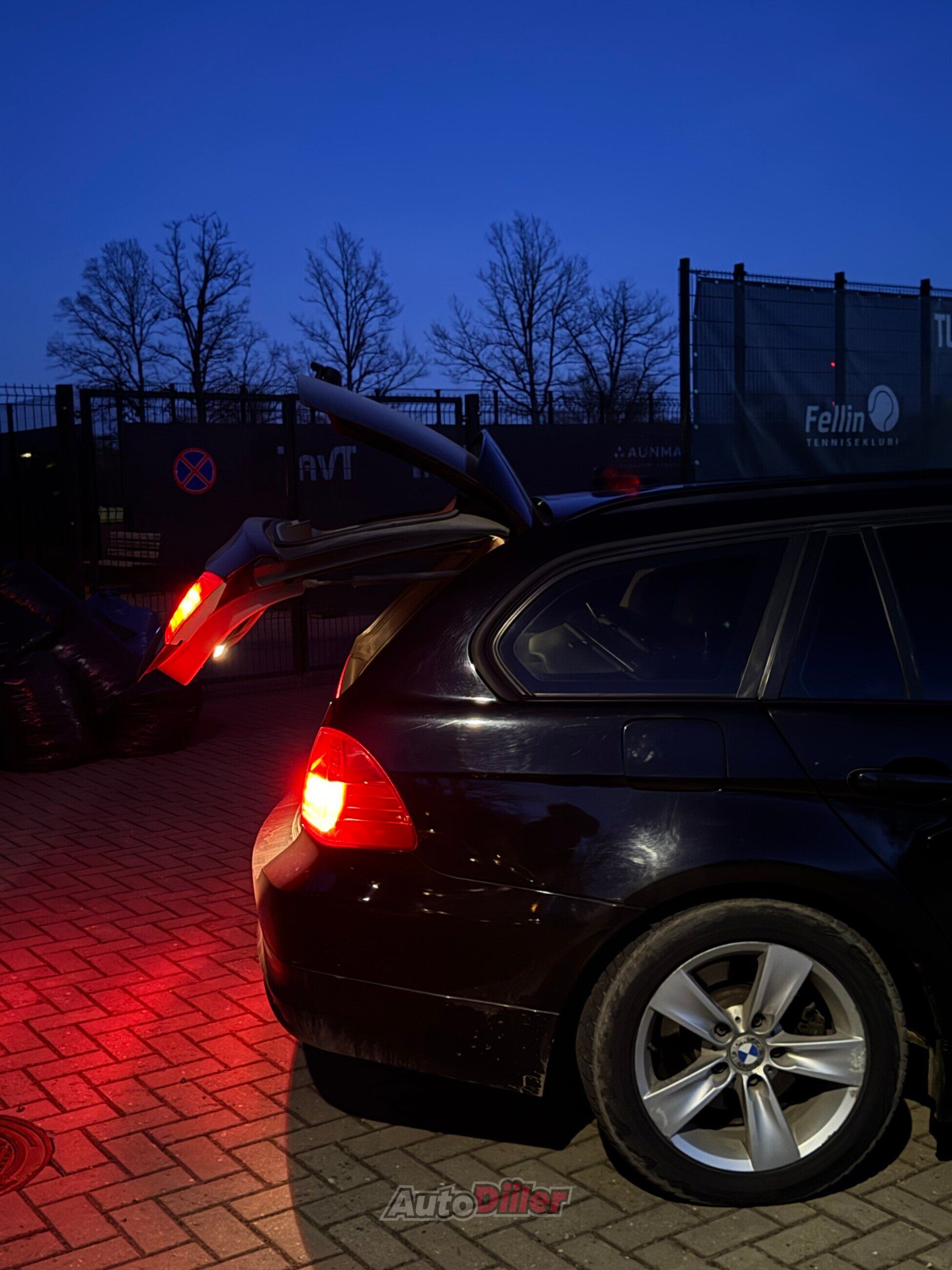 BMW 320 2.0 135kW 2011, photo 6/10