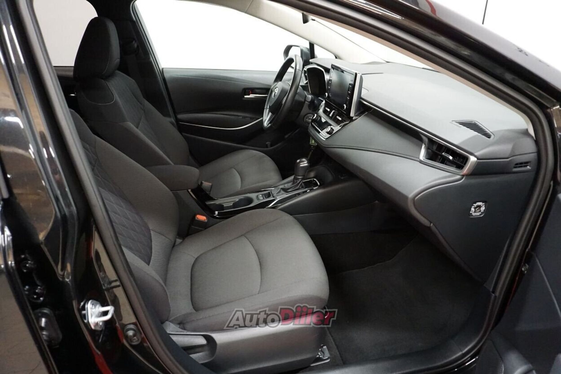 Toyota Corolla 2023, photo 6/10