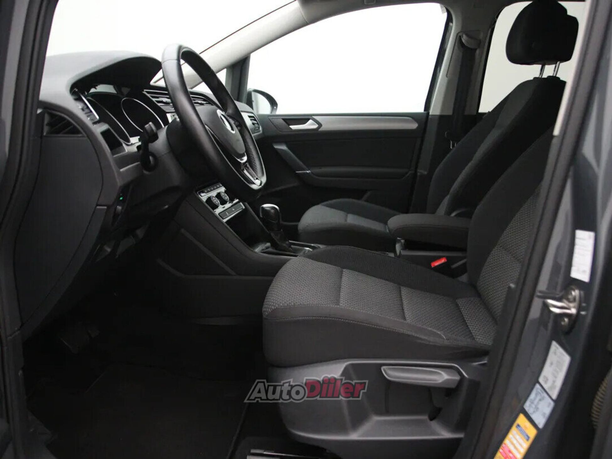 Volkswagen Touran 2022, kuva 4/10