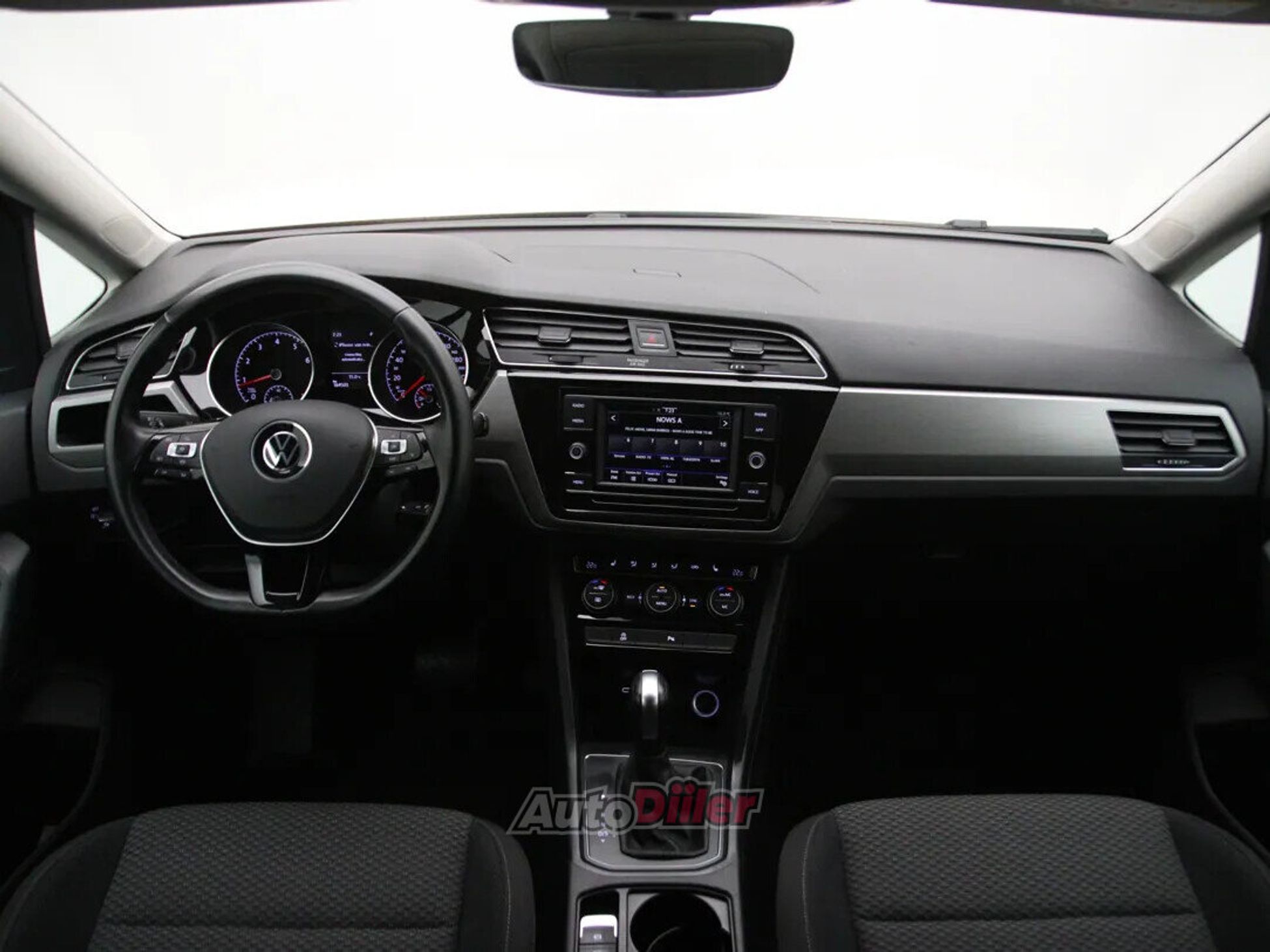 Volkswagen Touran 2022, kuva 2/10
