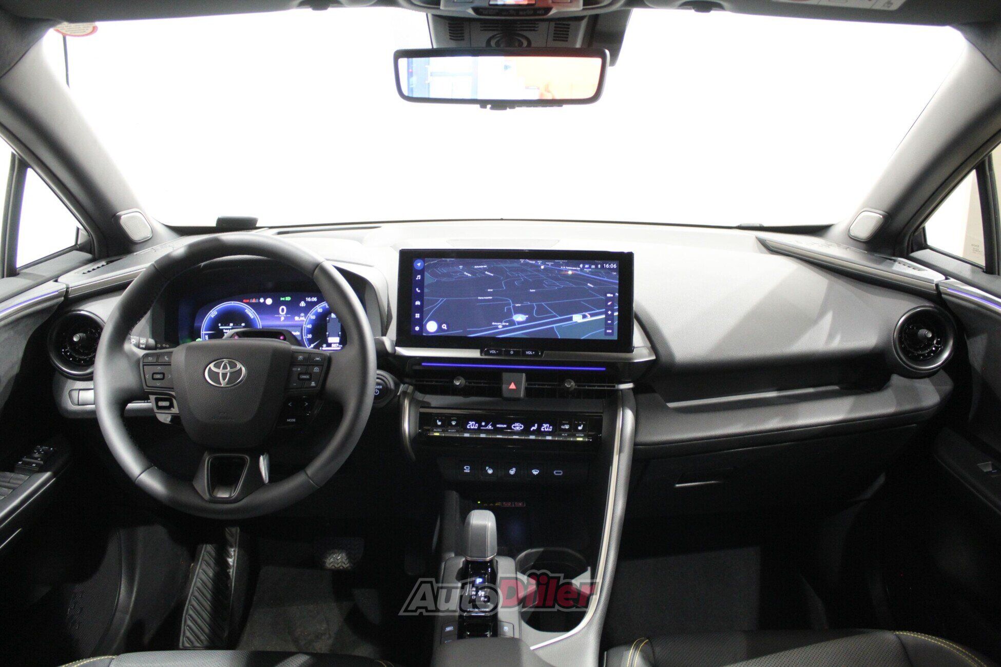 Toyota C-HR 2024, photo 4/10