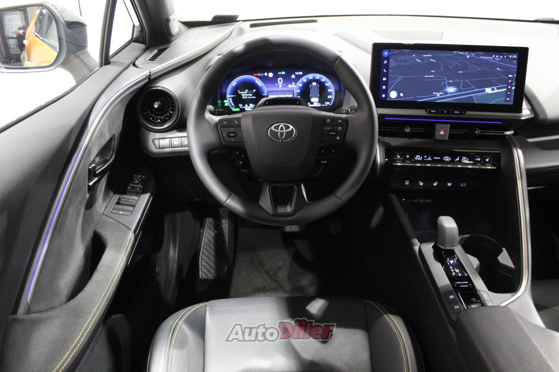 Toyota C-HR 2024, photo 5/10