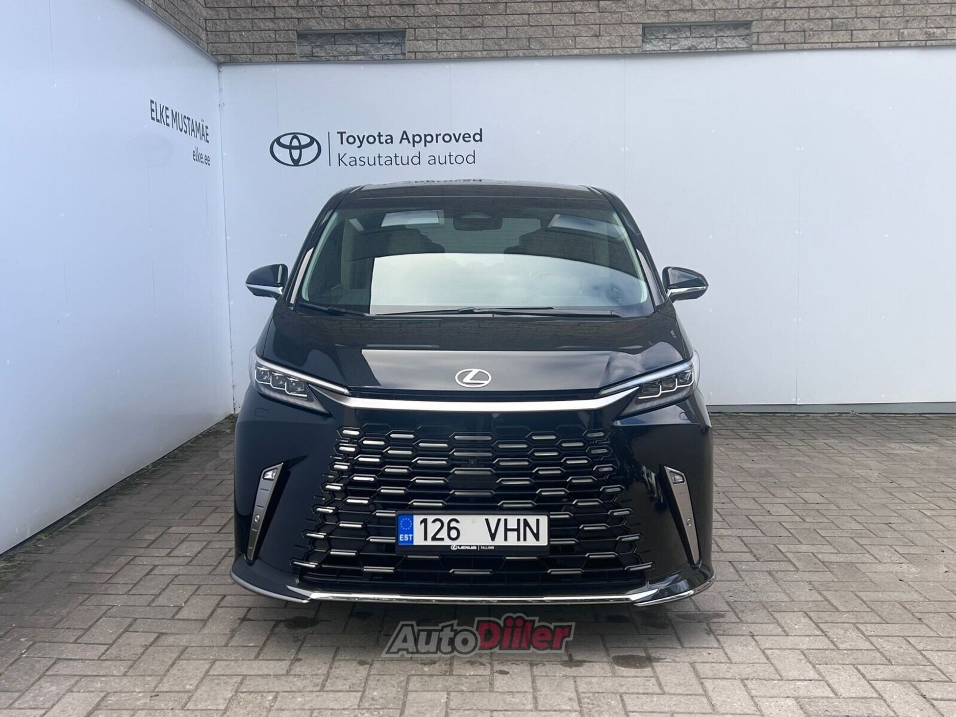 Lexus LM 350 2.5 140kW 2024, photo 5/10