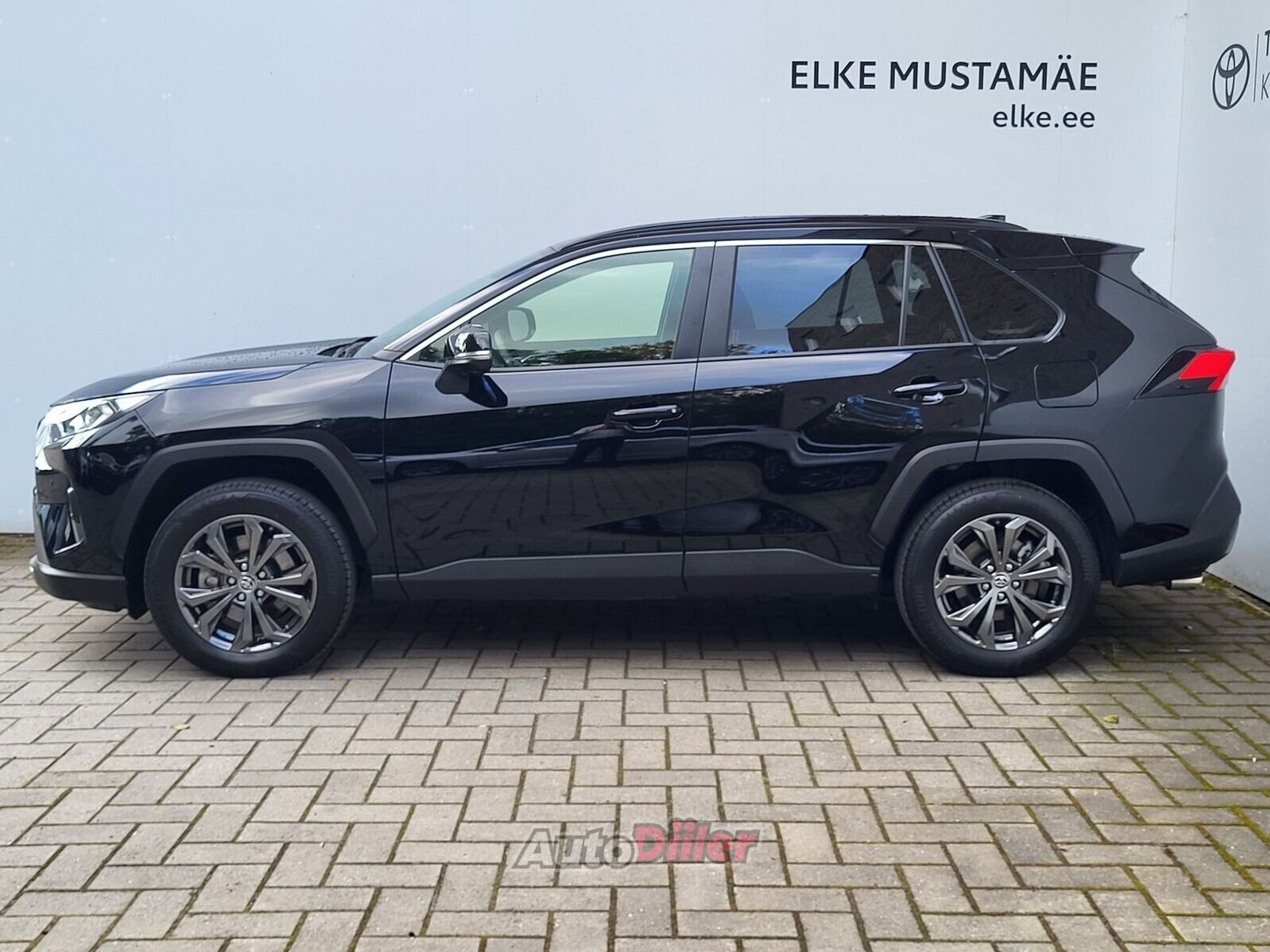 Toyota RAV4 Luxury Limited 2.5 131kW 2024, photo 3/10
