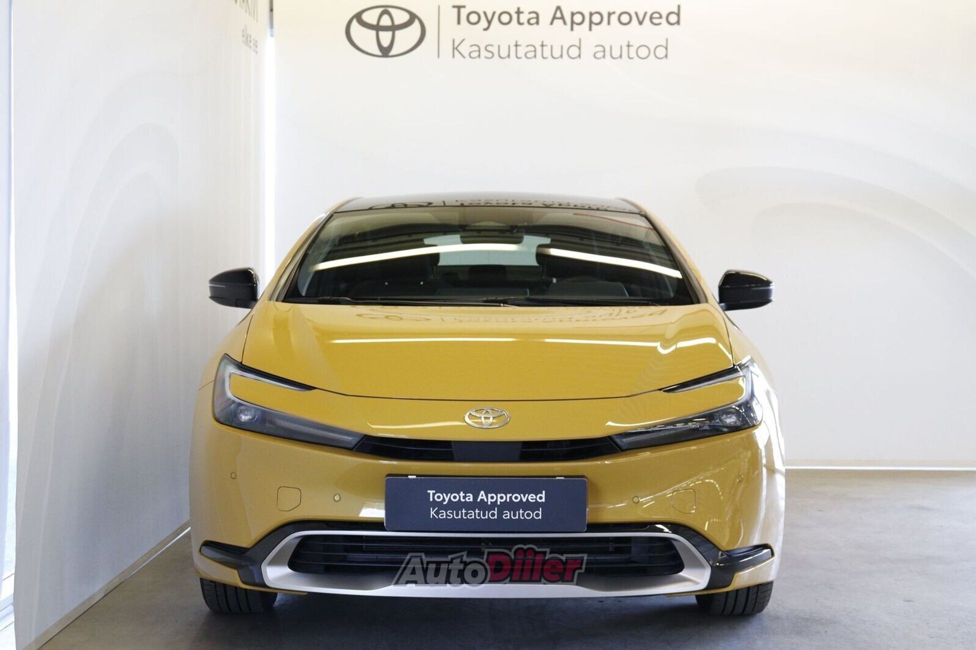 Toyota Prius Luxury 2.0 111kW 2023, photo 5/10