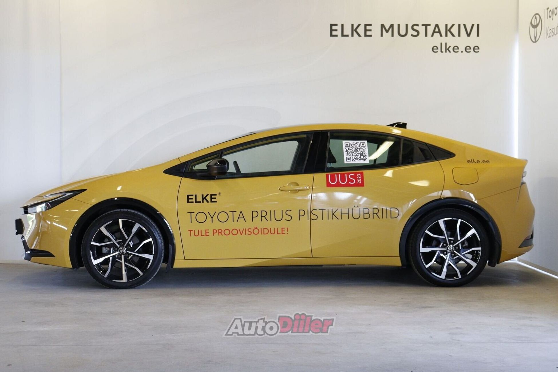 Toyota Prius Luxury 2.0 111kW 2023, photo 3/10