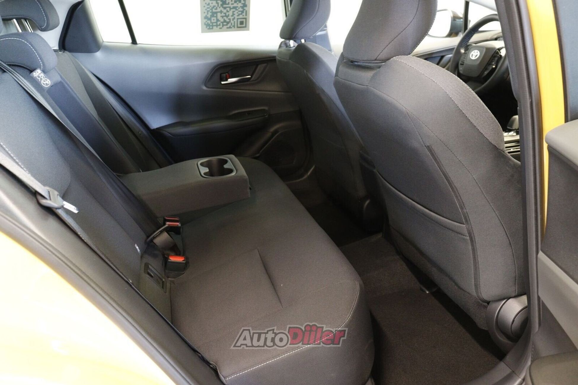 Toyota Prius Luxury 2.0 111kW 2023, photo 7/10