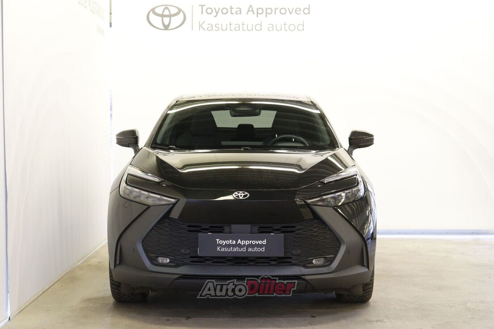 Toyota C-HR 2024, photo 5/10