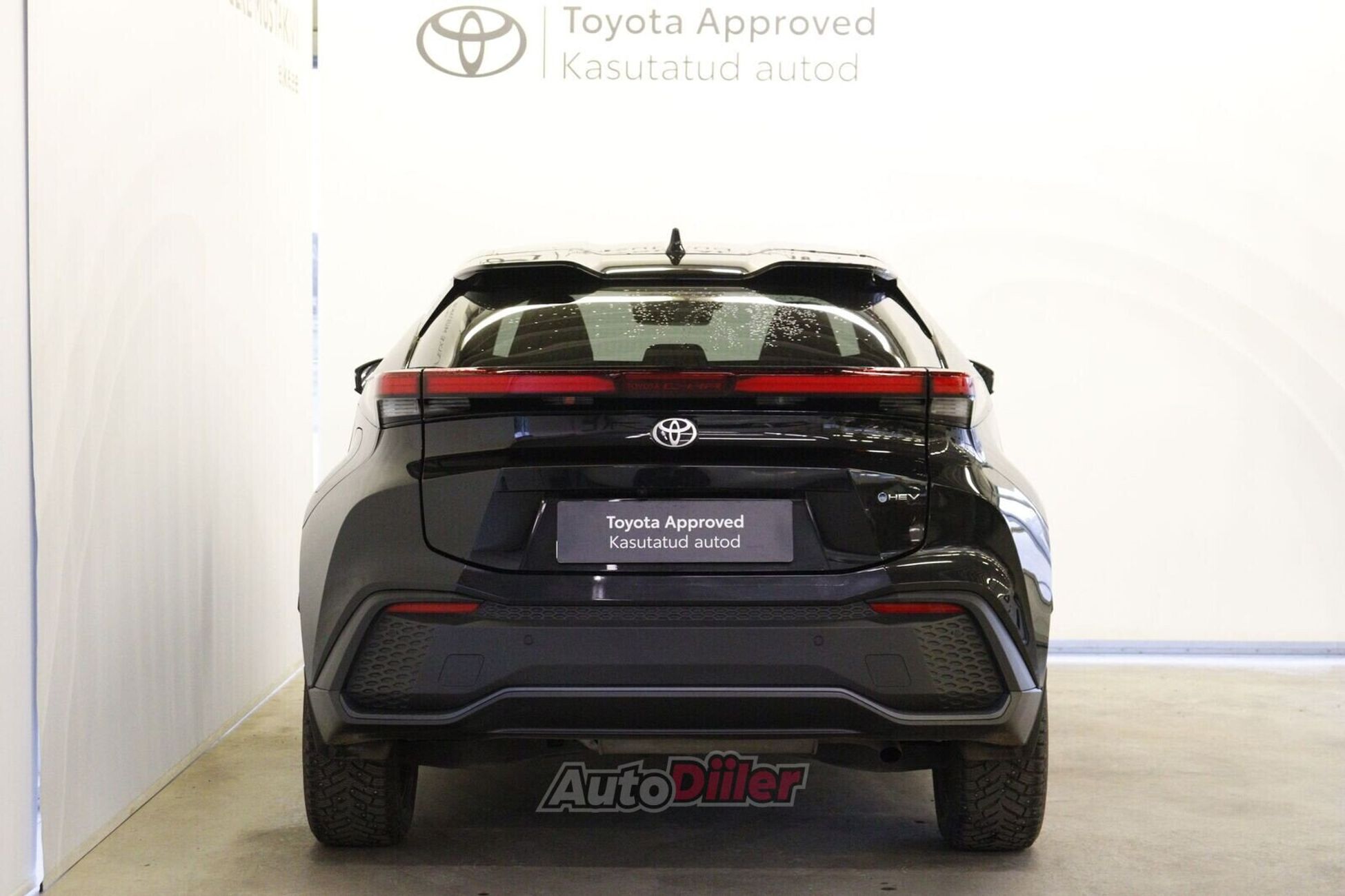 Toyota C-HR 2024, photo 4/10