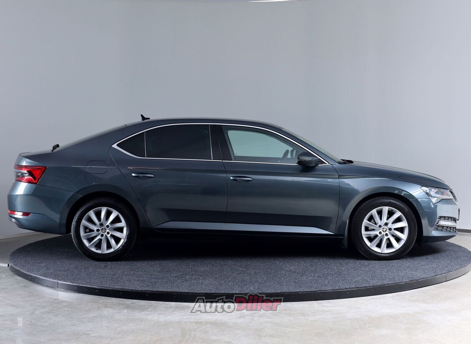 Skoda Superb 2021, kuva 6/10