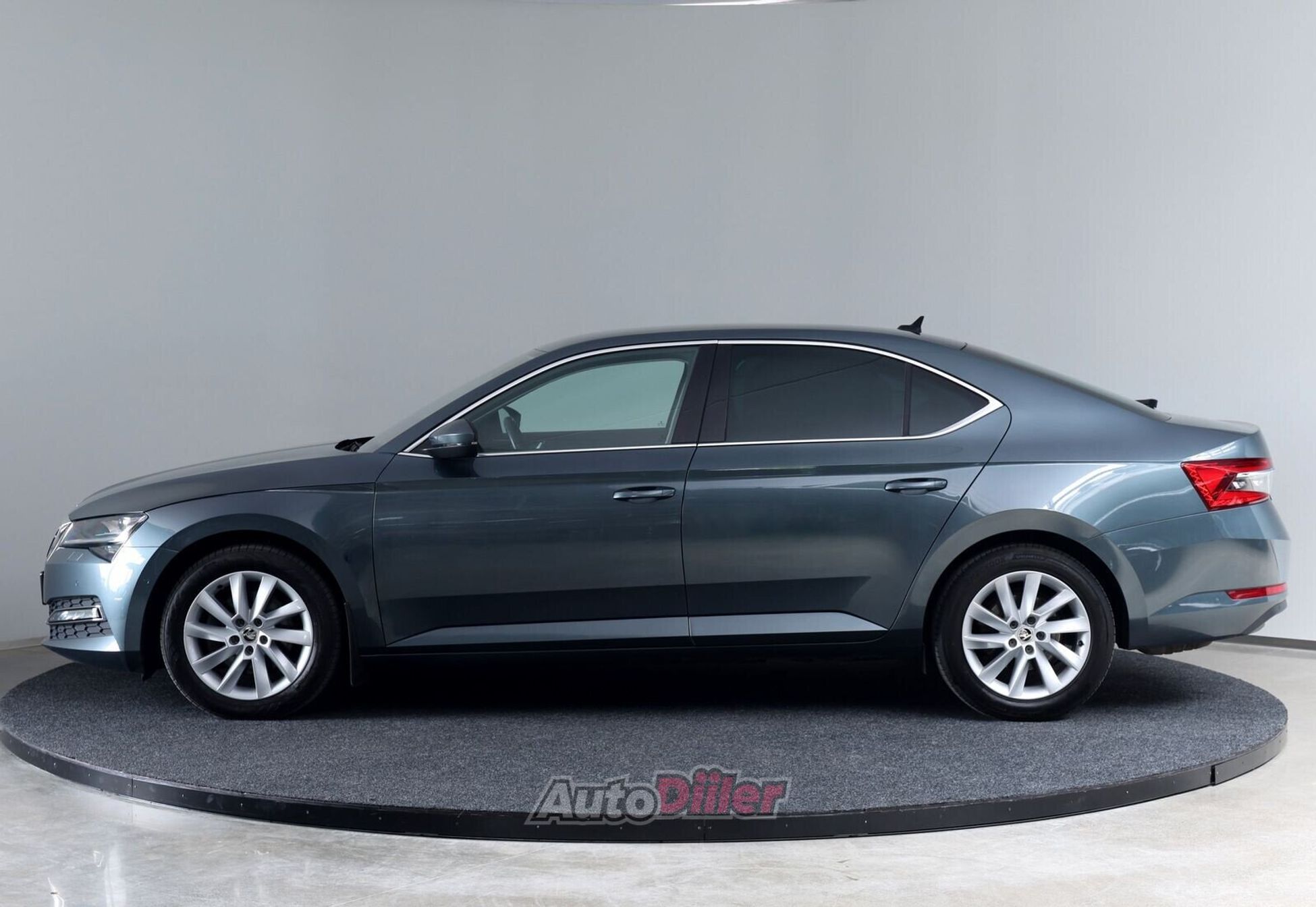 Skoda Superb 2021, kuva 5/10