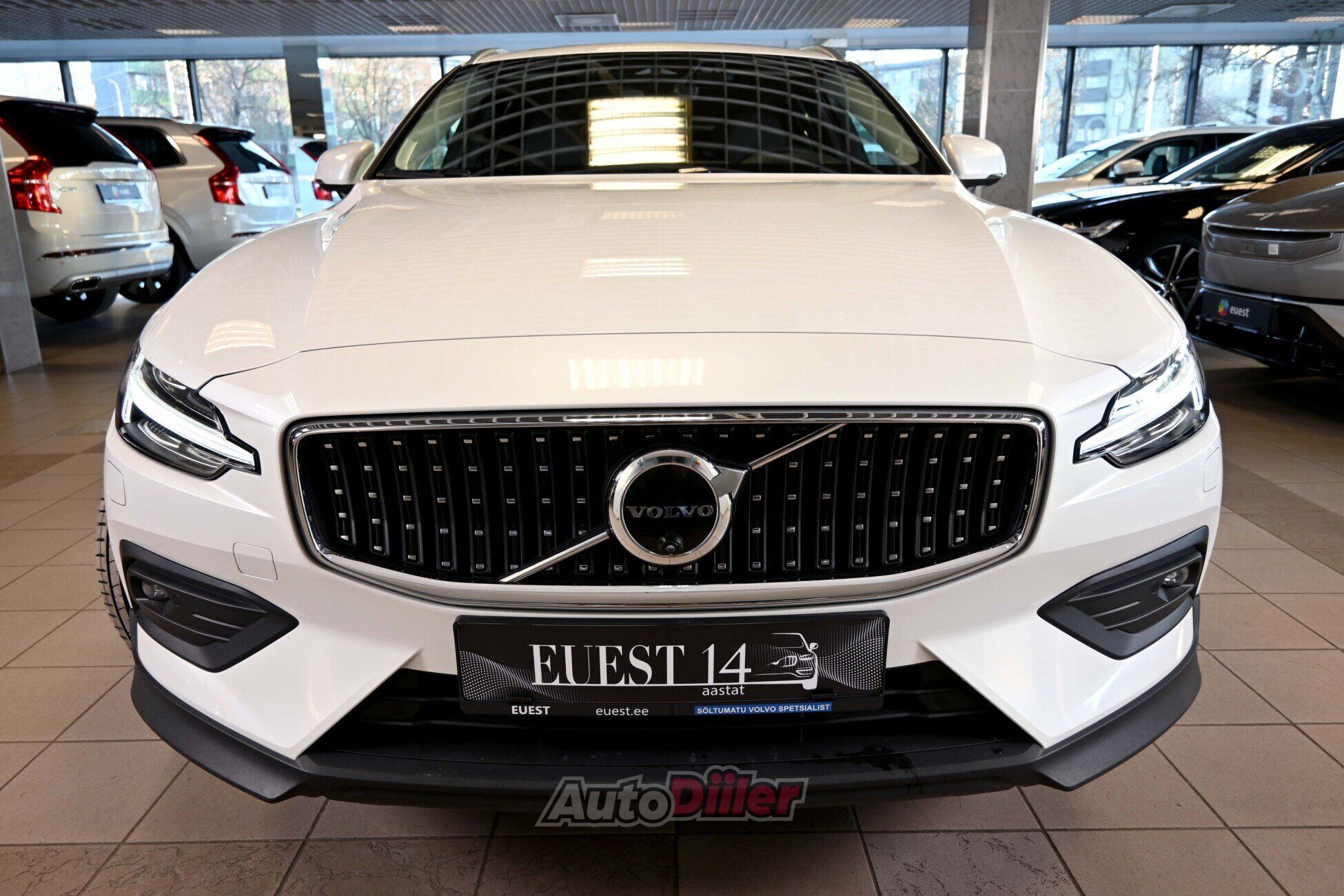 Volvo V60 Cross Country 2024, photo 5/10