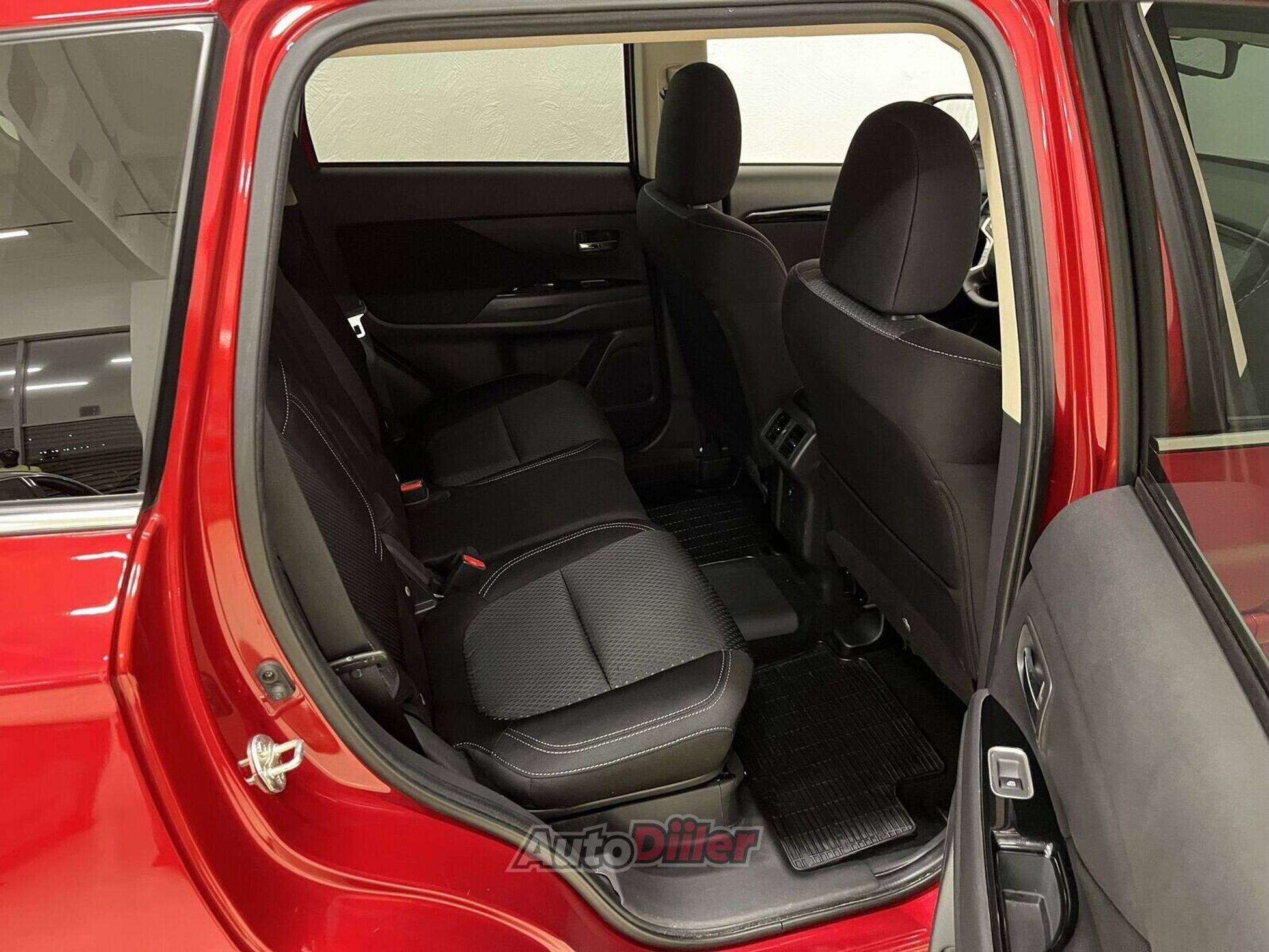 Mitsubishi Outlander Instyle 2.4 99kW 2021, photo 6/10