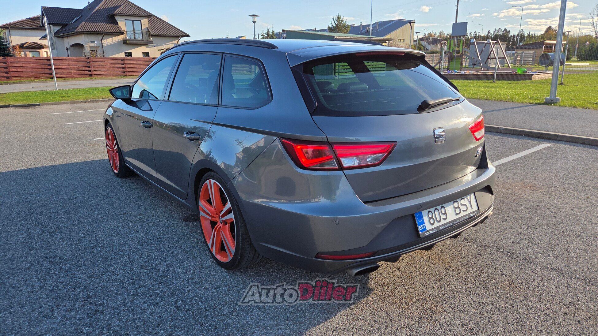 SEAT Leon Cupra 2.0 213kW 2016, photo 4/10
