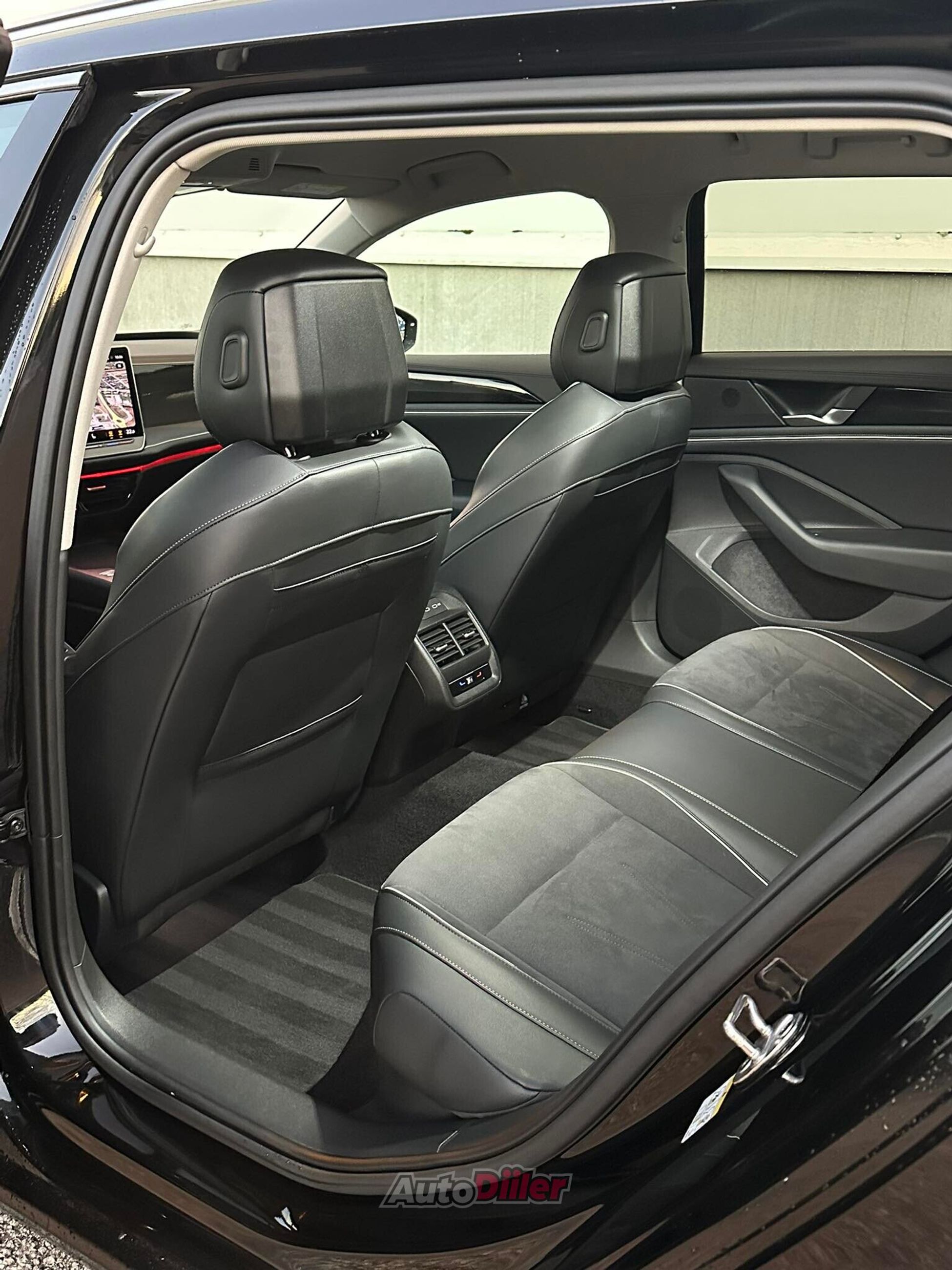Volkswagen Passat BUSINESS 110kW 2025, photo 7/10